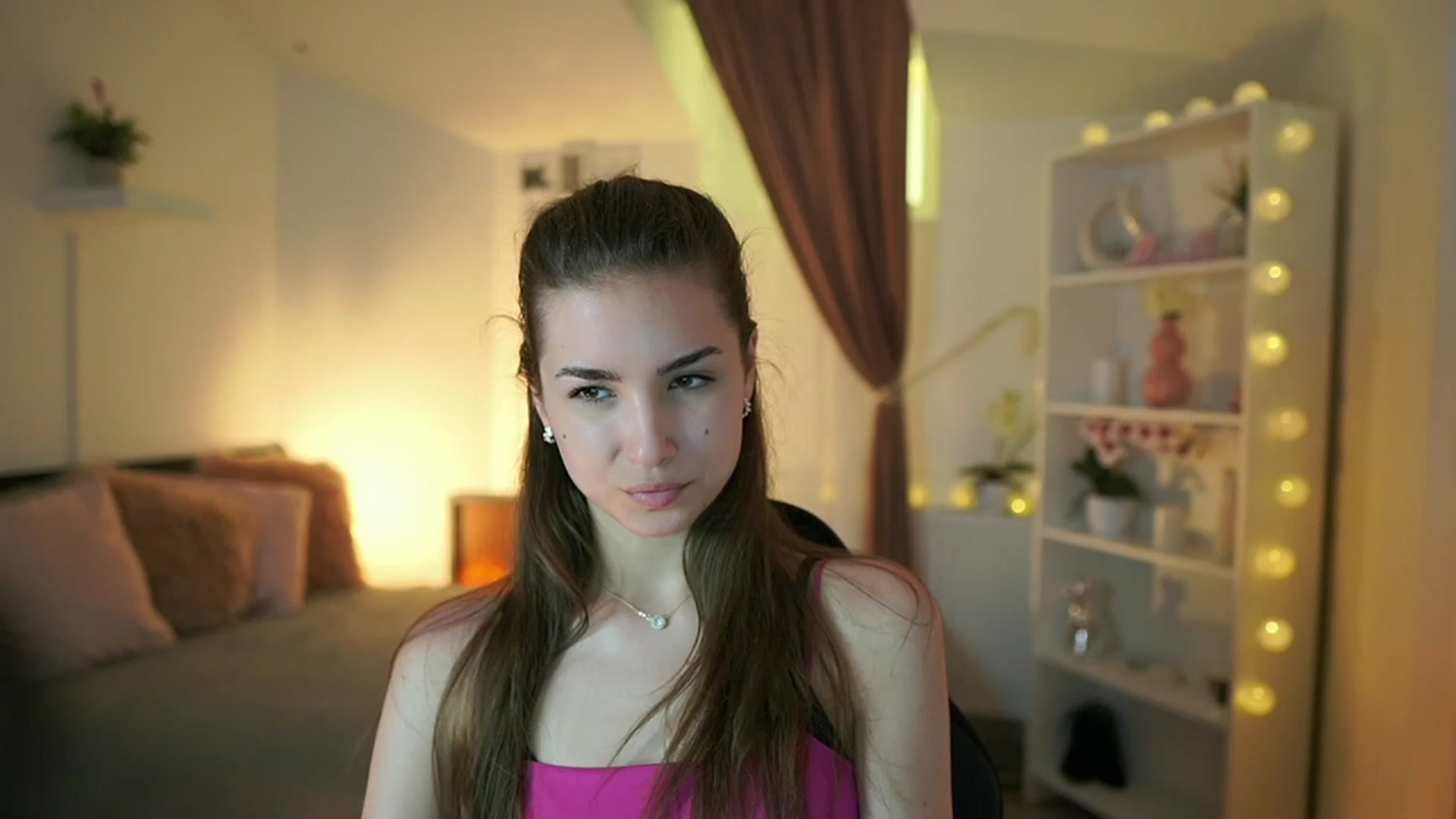 Gallery image thumbnail from Shy_jane's myfreecams stream on, 05/07/2023, 16:46 image 4 of 20