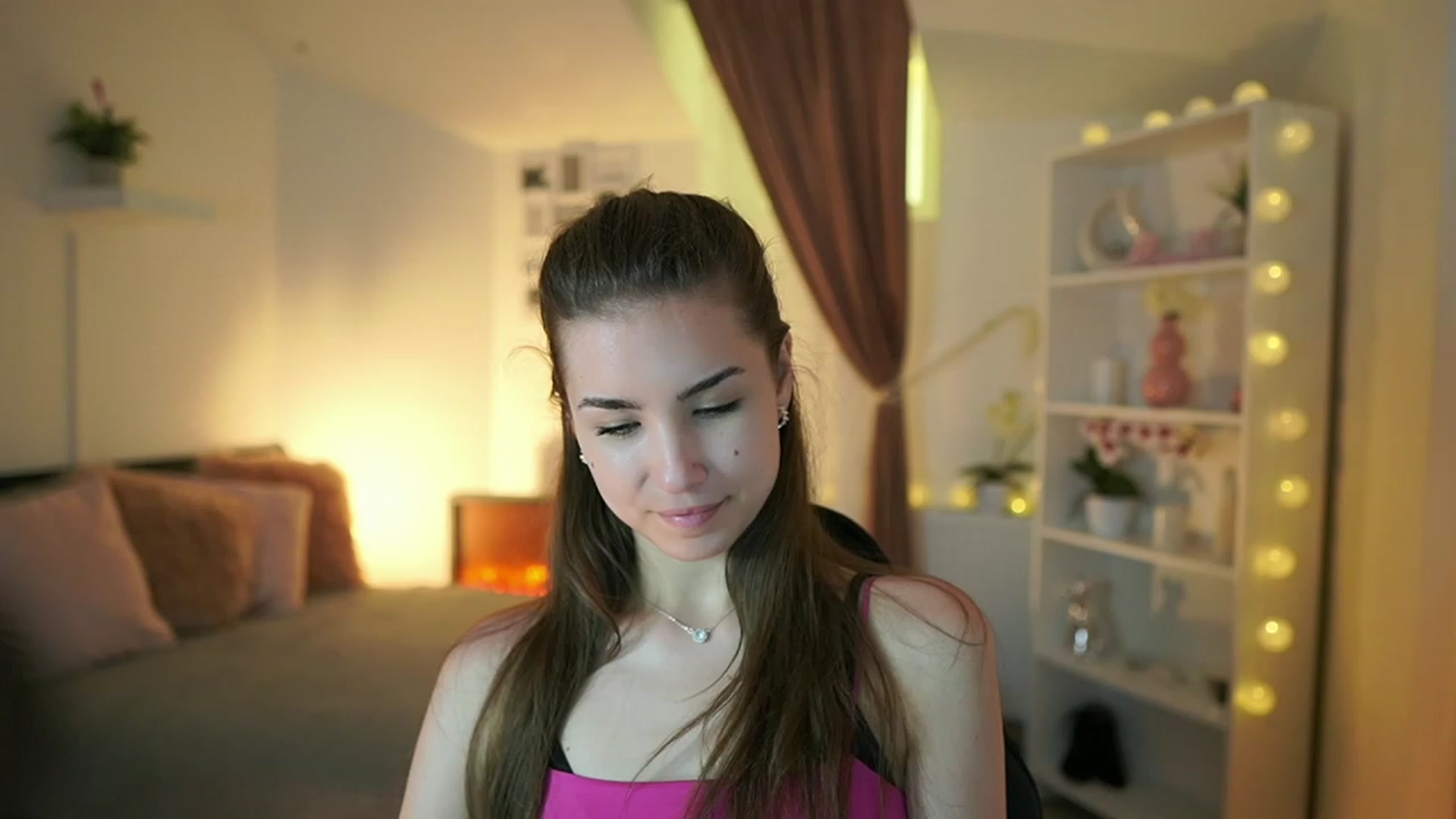 Gallery image thumbnail from Shy_jane's myfreecams stream on, 05/07/2023, 16:46 image 8 of 20