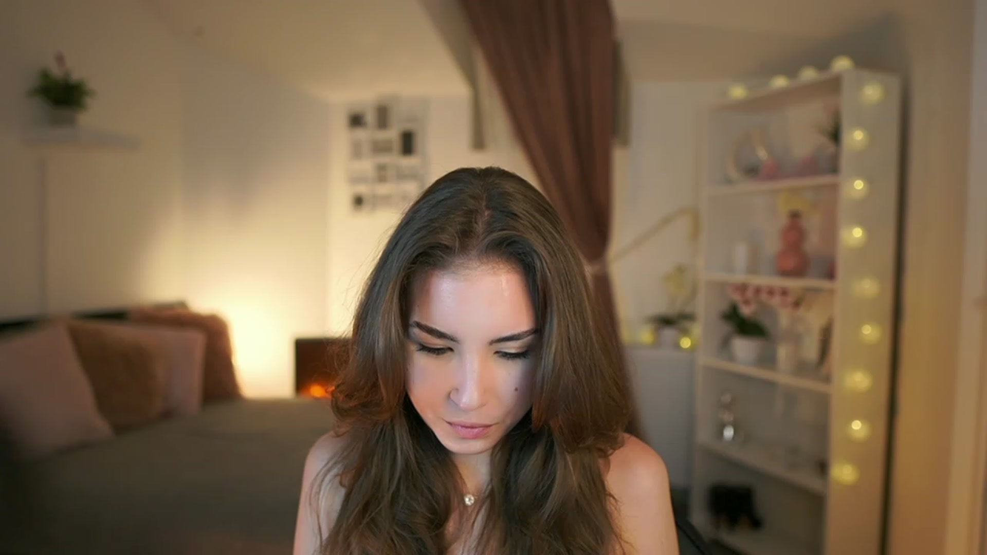 Gallery image thumbnail from Shy_jane's myfreecams stream on, 05/09/2023, 14:43 image 14 of 20