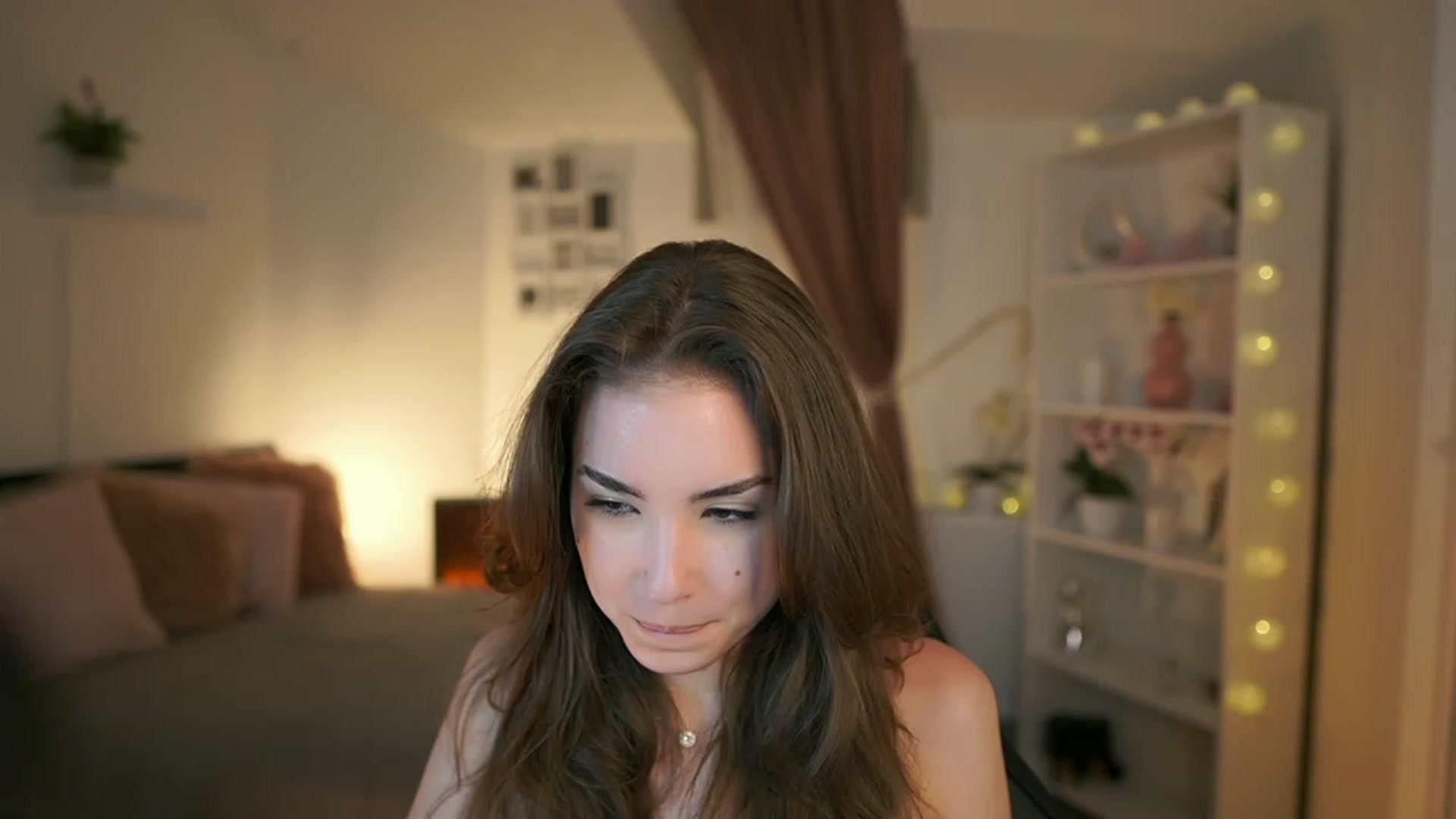 Gallery image thumbnail from Shy_jane's myfreecams stream on, 05/09/2023, 14:43 image 13 of 20