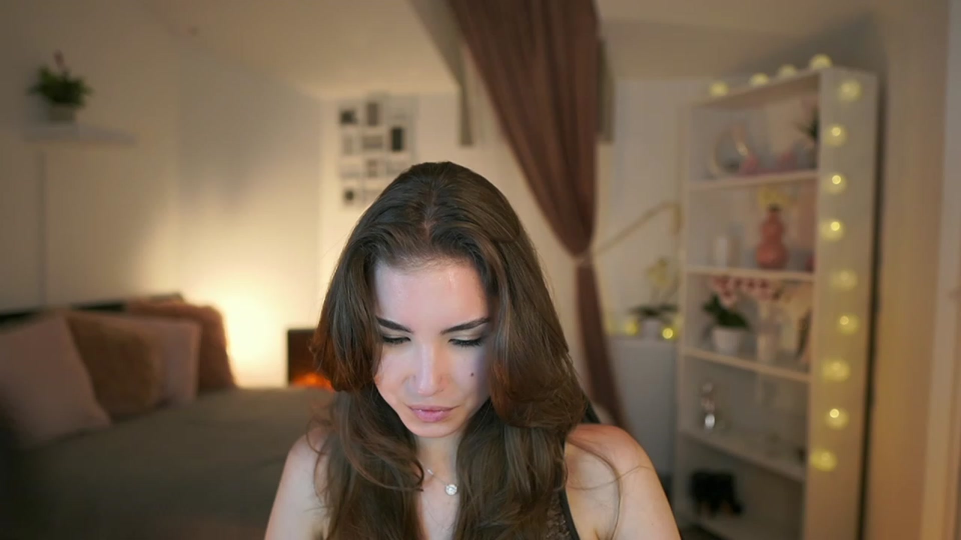 Gallery image thumbnail from Shy_jane's myfreecams stream on, 05/09/2023, 16:45 image 12 of 20