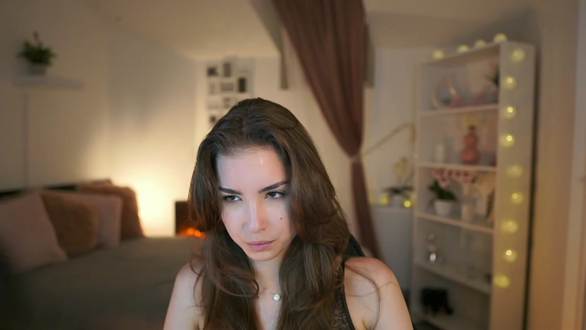 Gallery image thumbnail from Shy_jane's myfreecams stream on, 05/09/2023, 16:45 image 11 of 20