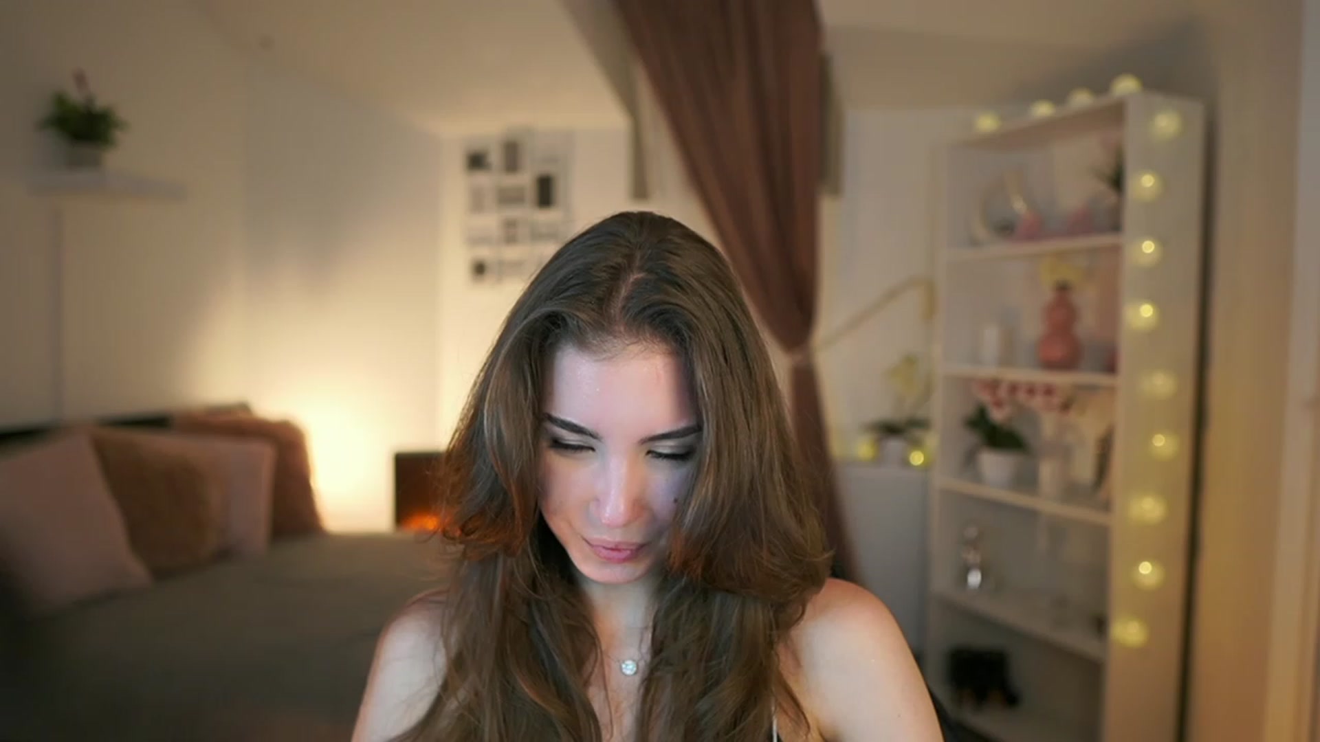 Gallery image thumbnail from Shy_jane's myfreecams stream on, 05/09/2023, 17:26 image 11 of 20