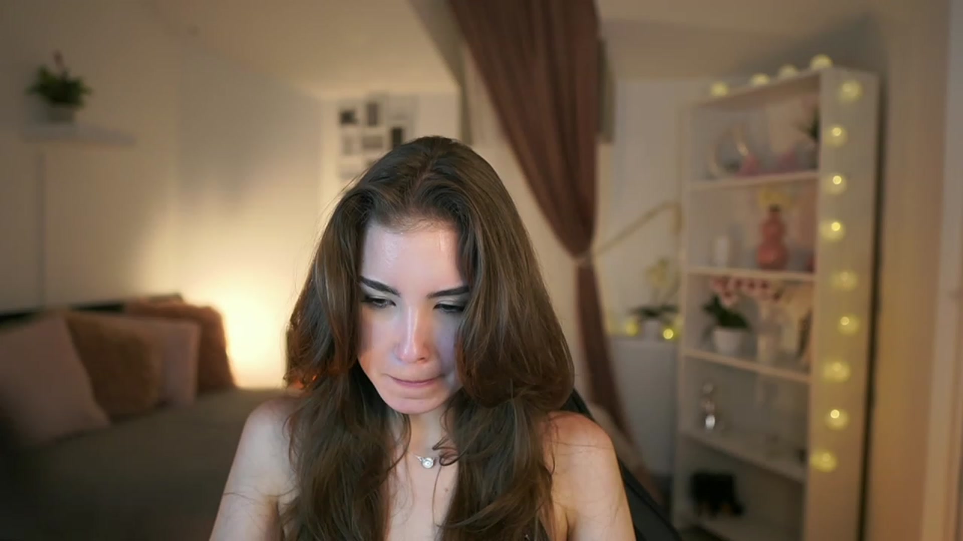 Gallery image thumbnail from Shy_jane's myfreecams stream on, 05/09/2023, 17:26 image 1 of 20