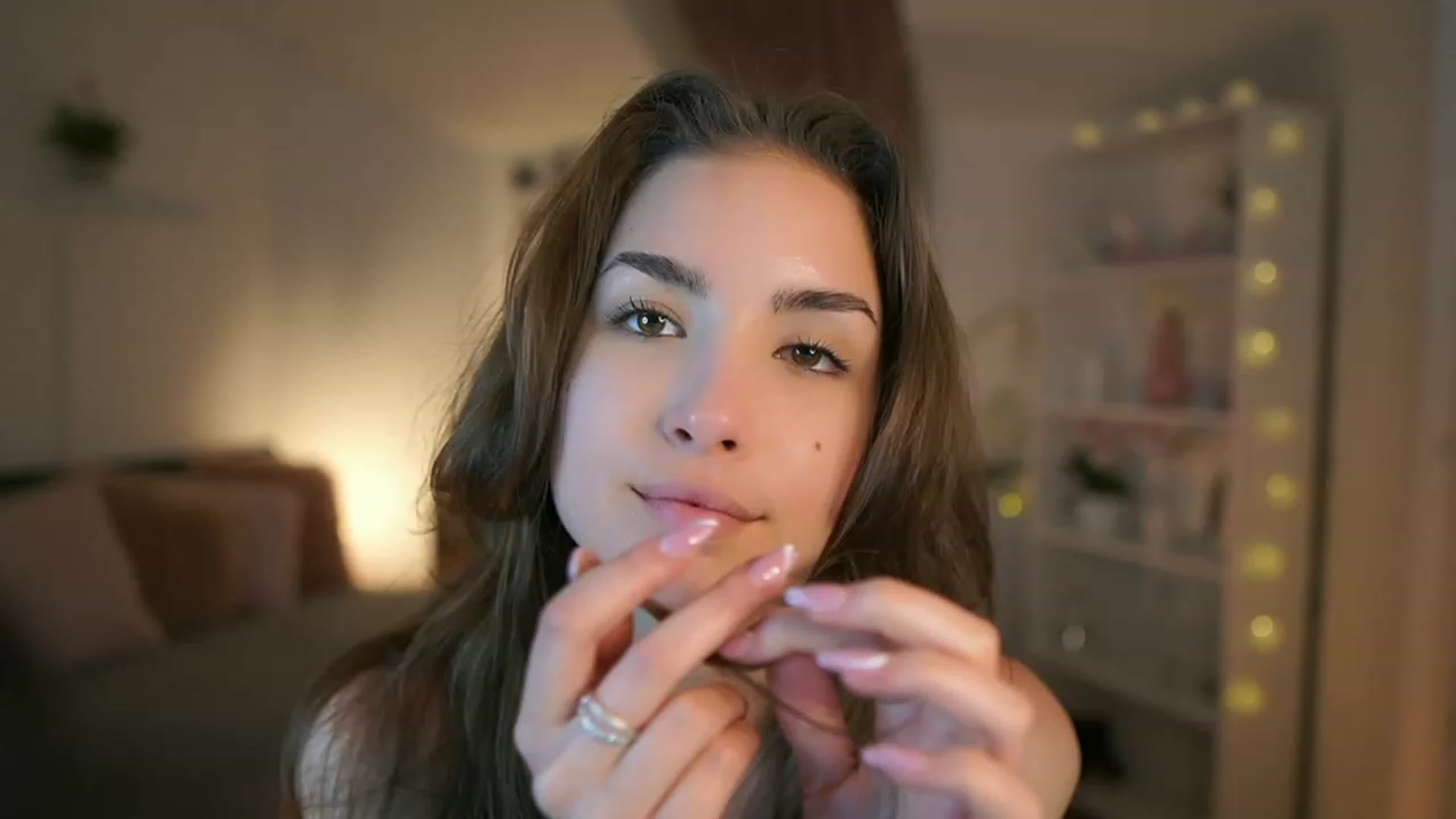 Gallery image thumbnail from Shy_jane's myfreecams stream on, 05/09/2023, 17:26 image 2 of 20
