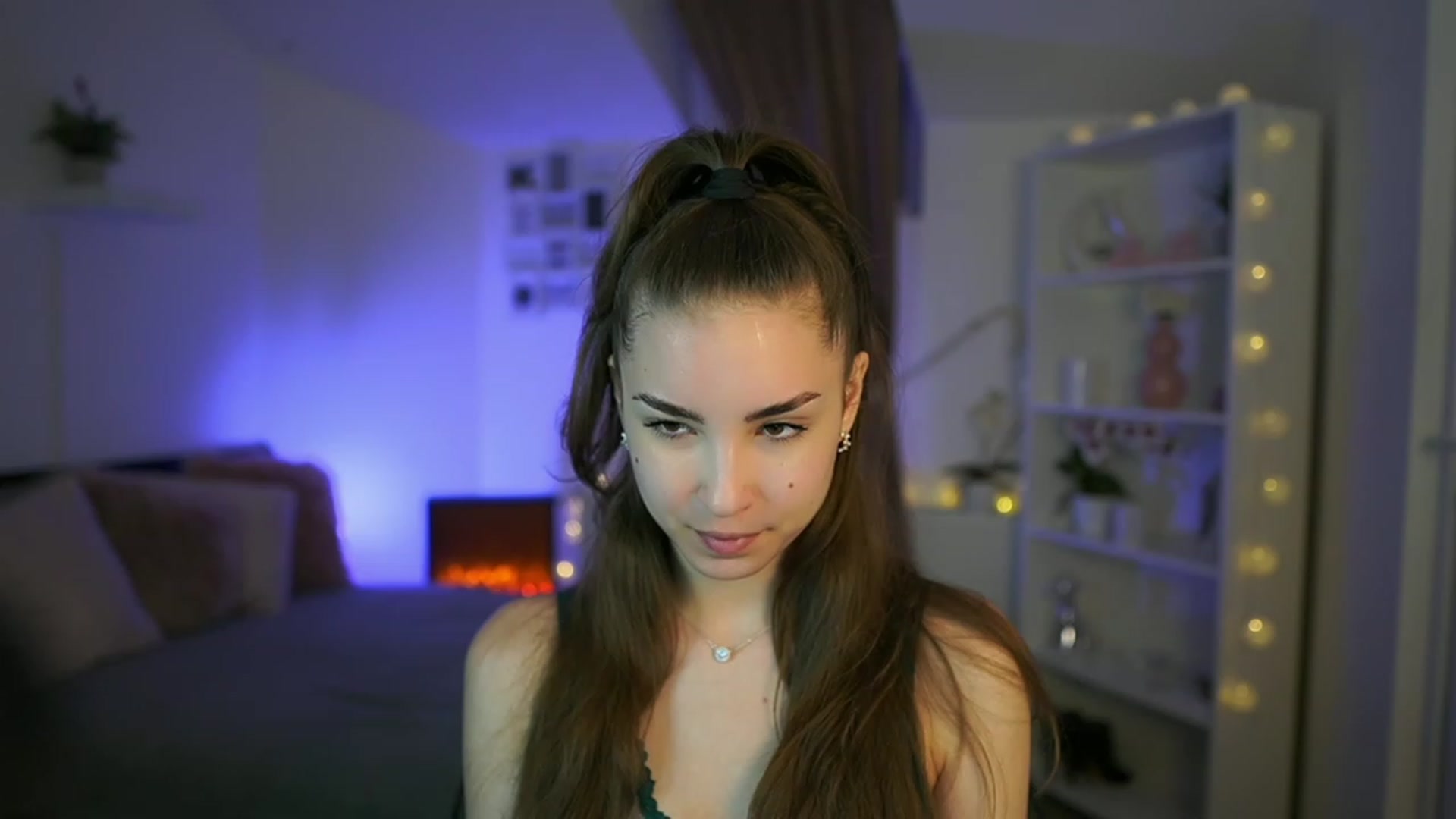 Gallery image thumbnail from Shy_jane's myfreecams stream on, 05/12/2023, 09:12 image 17 of 20
