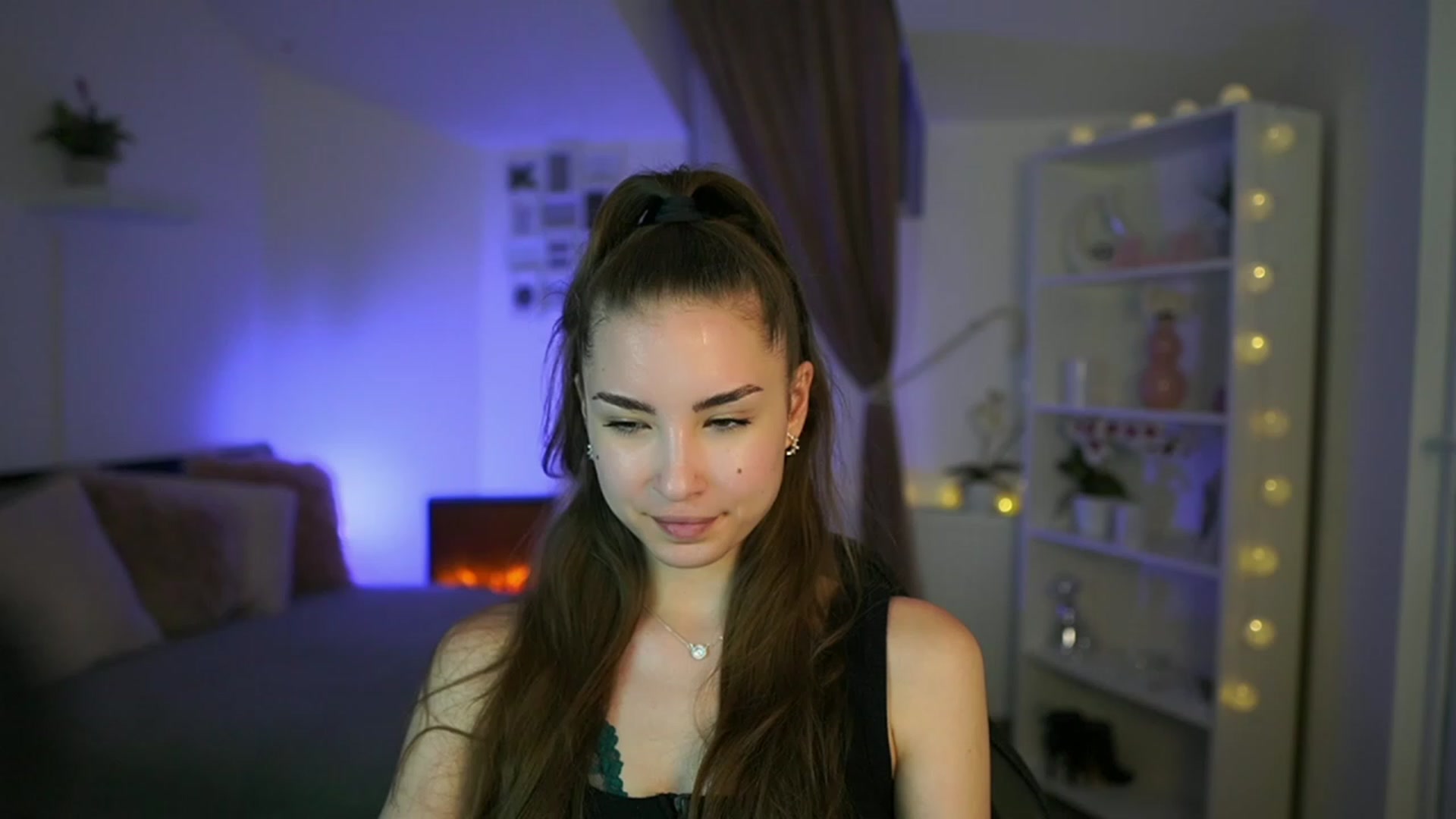 Gallery image thumbnail from Shy_jane's myfreecams stream on, 05/12/2023, 11:52 image 16 of 20