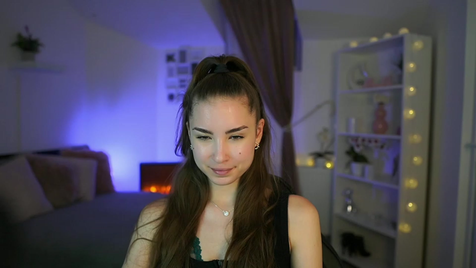 Gallery image thumbnail from Shy_jane's myfreecams stream on, 05/12/2023, 11:52 image 17 of 20