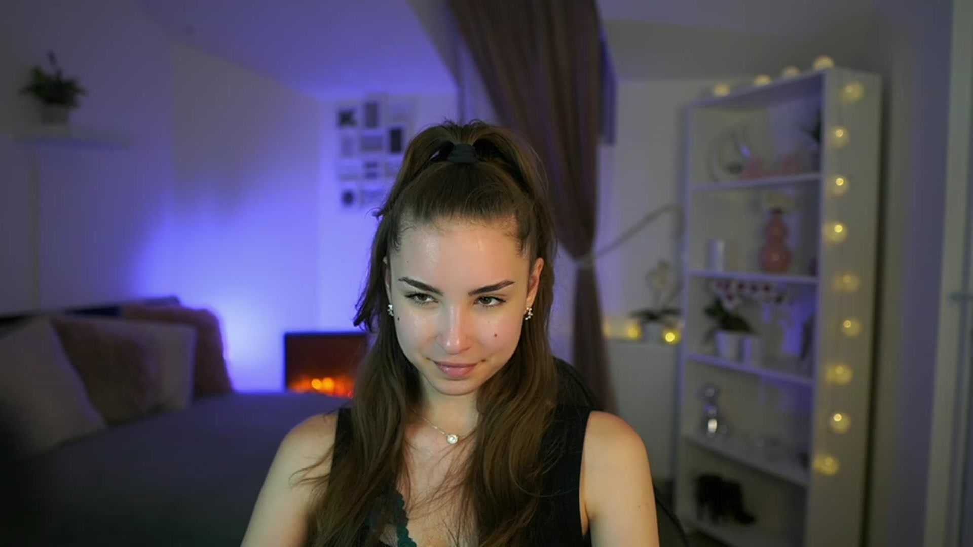 Gallery image thumbnail from Shy_jane's myfreecams stream on, 05/12/2023, 14:40 image 15 of 20