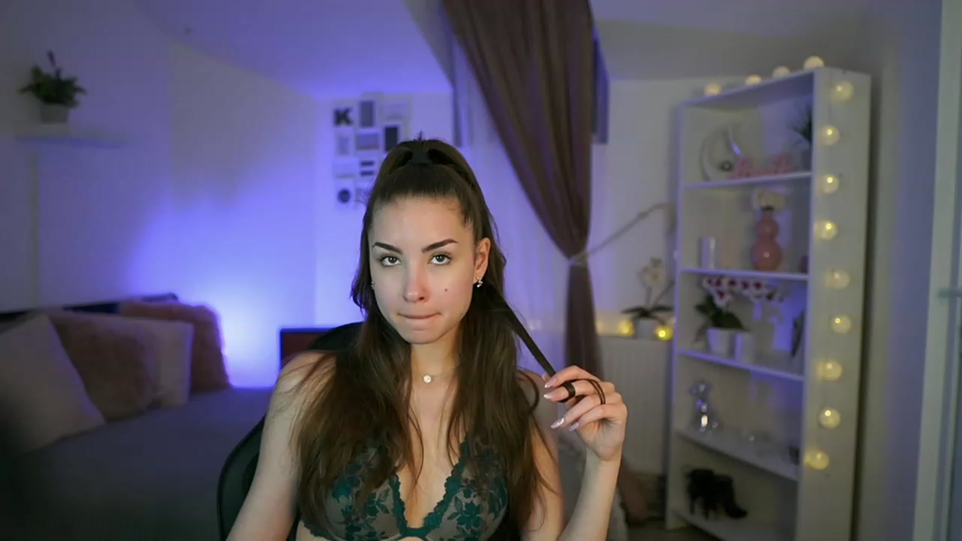 Gallery image thumbnail from Shy_jane's myfreecams stream on, 05/12/2023, 14:40 image 19 of 20