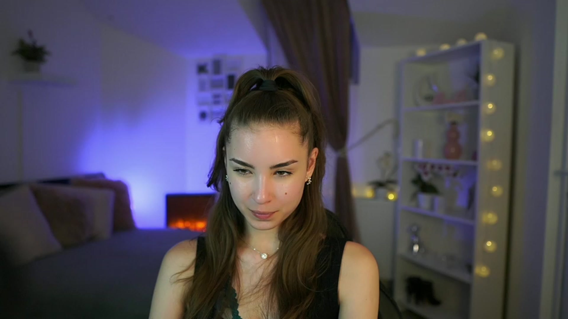 Gallery image thumbnail from Shy_jane's myfreecams stream on, 05/12/2023, 14:40 image 14 of 20