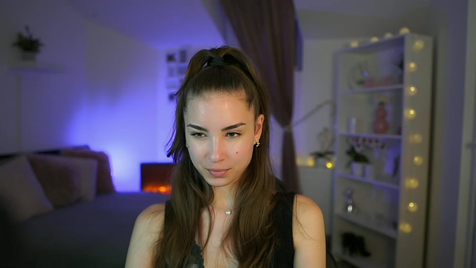 Gallery image thumbnail from Shy_jane's myfreecams stream on, 05/12/2023, 14:40 image 4 of 20