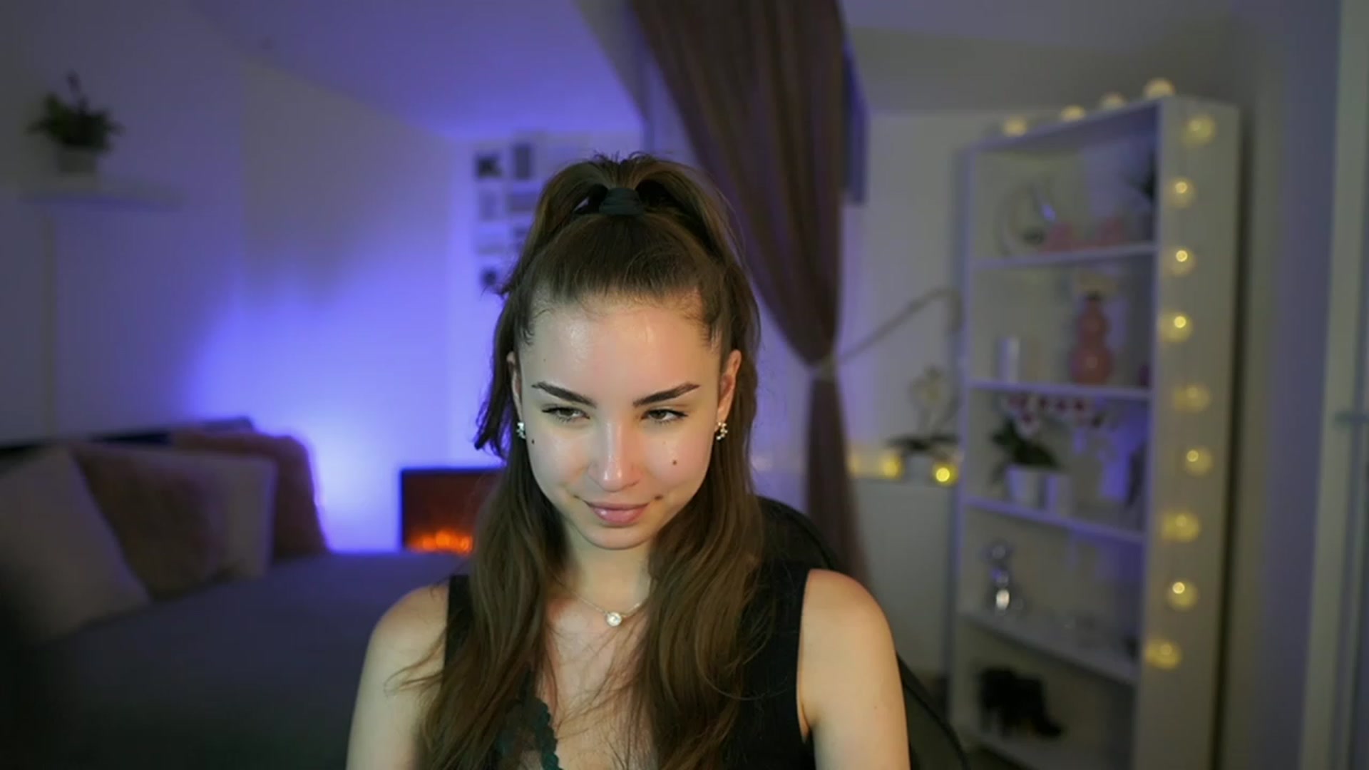 Gallery image thumbnail from Shy_jane's myfreecams stream on, 05/12/2023, 14:40 image 13 of 20