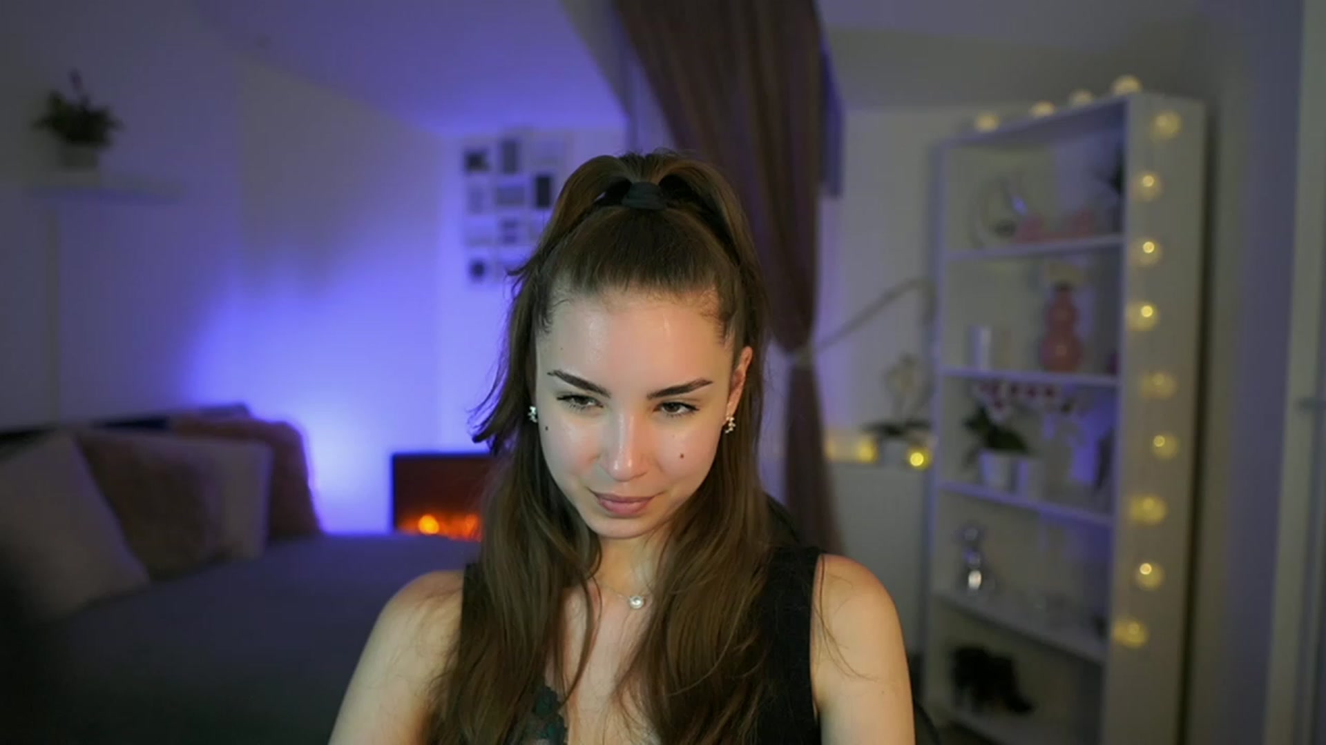 Gallery image thumbnail from Shy_jane's myfreecams stream on, 05/12/2023, 14:40 image 2 of 20