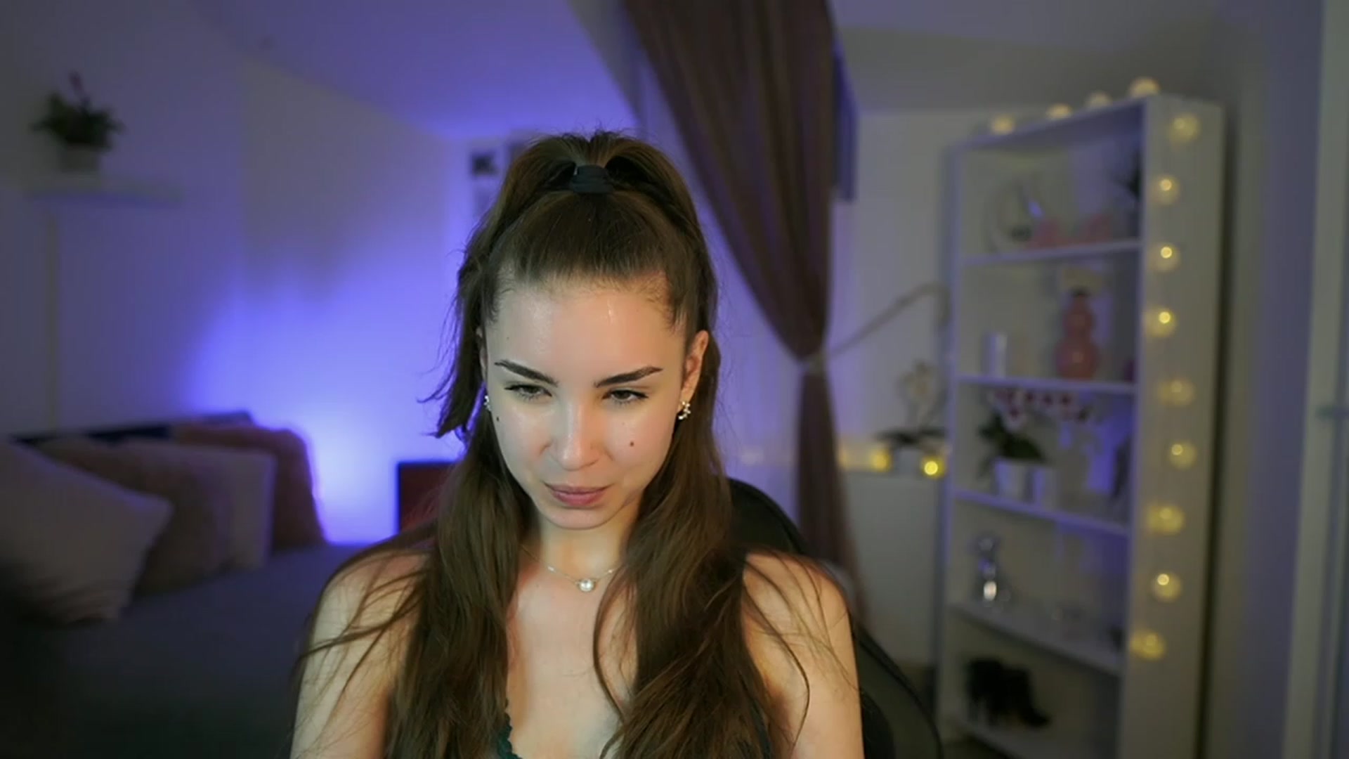 Gallery image thumbnail from Shy_jane's myfreecams stream on, 05/12/2023, 16:48 image 18 of 20