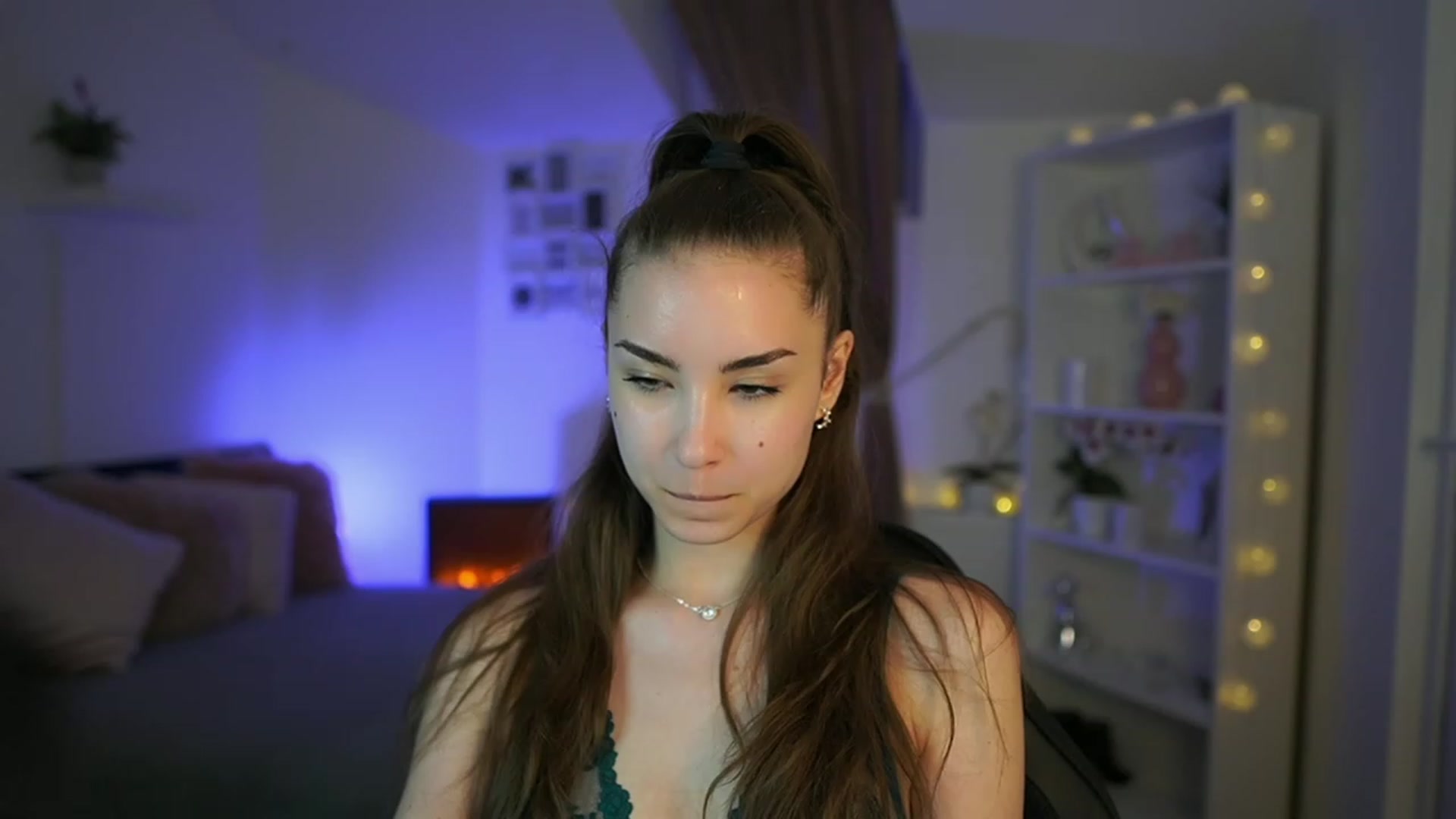 Gallery image thumbnail from Shy_jane's myfreecams stream on, 05/12/2023, 16:48 image 12 of 20