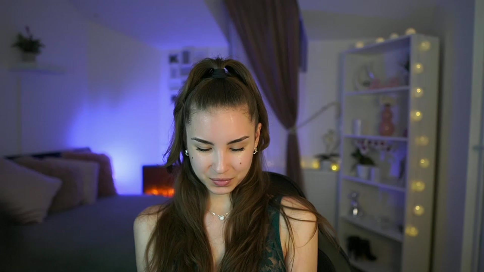 Gallery image thumbnail from Shy_jane's myfreecams stream on, 05/12/2023, 16:48 image 5 of 20