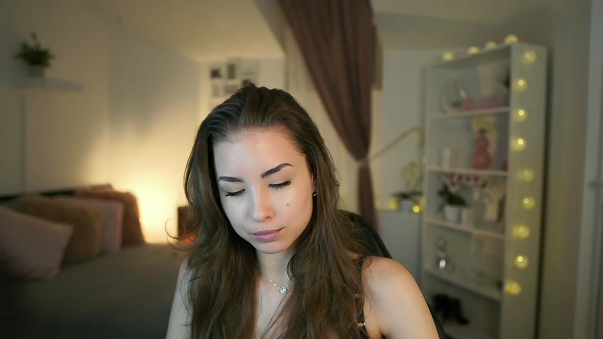 Gallery image thumbnail from Shy_jane's myfreecams stream on, 05/14/2023, 10:27 image 2 of 20
