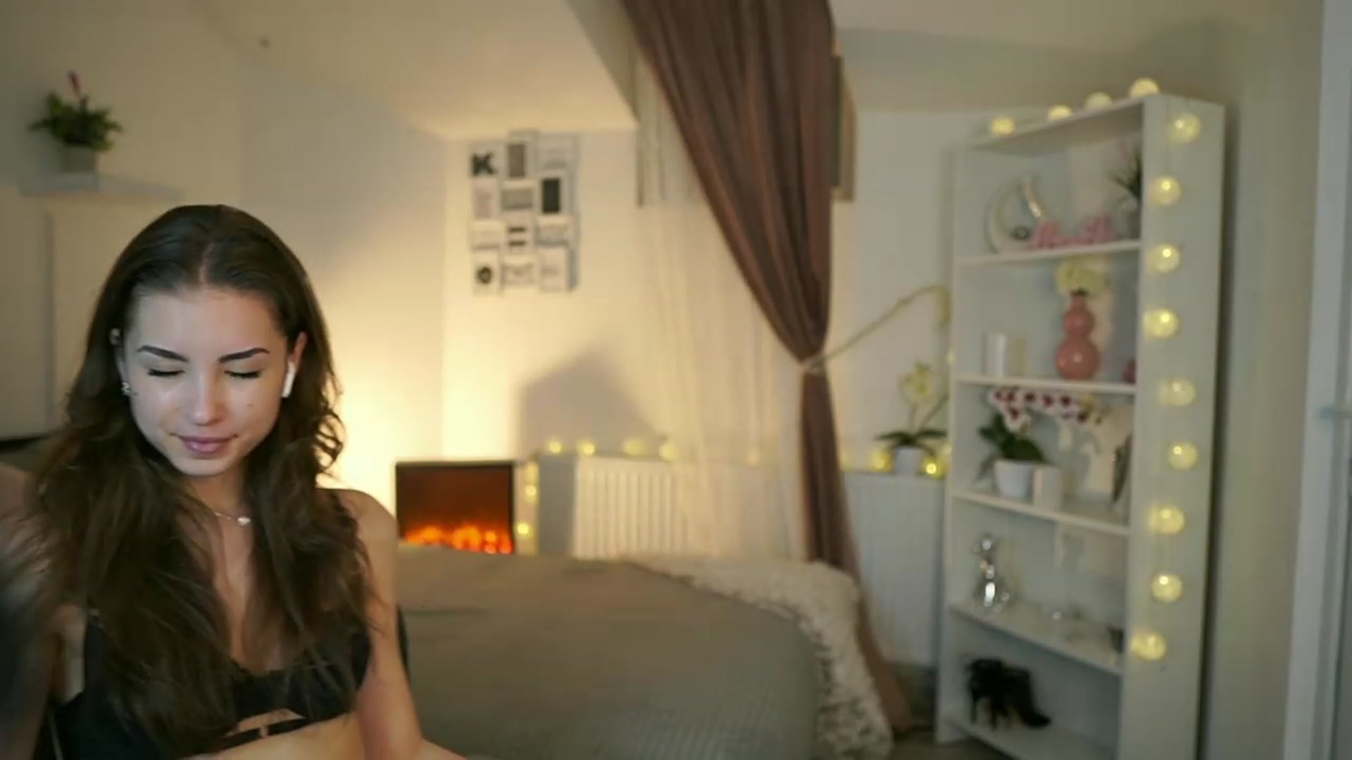 Gallery image thumbnail from Shy_jane's myfreecams stream on, 05/14/2023, 10:27 image 20 of 20