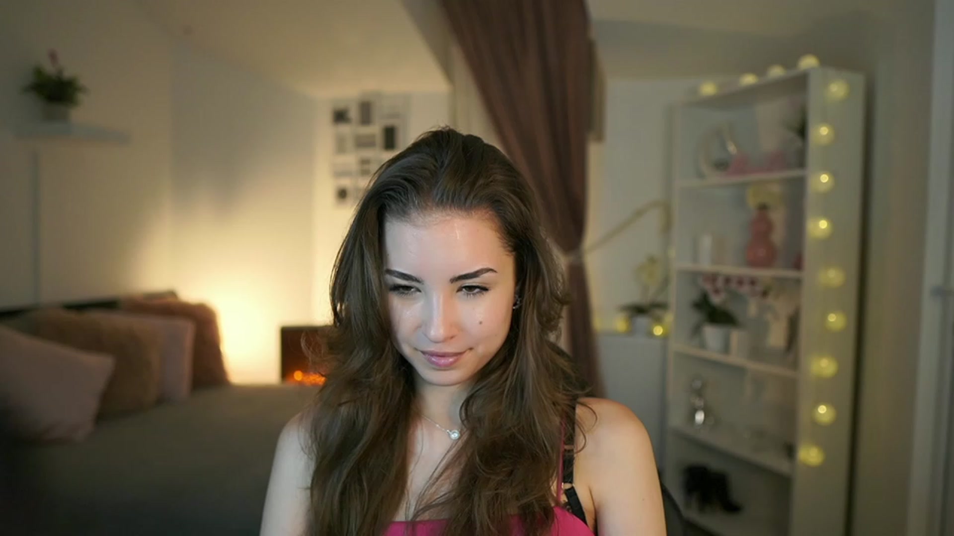 Gallery image thumbnail from Shy_jane's myfreecams stream on, 05/14/2023, 10:27 image 3 of 20