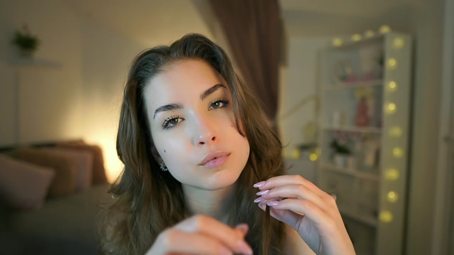 Gallery image thumbnail from Shy_jane's myfreecams stream on, 05/14/2023, 10:27 image 18 of 20