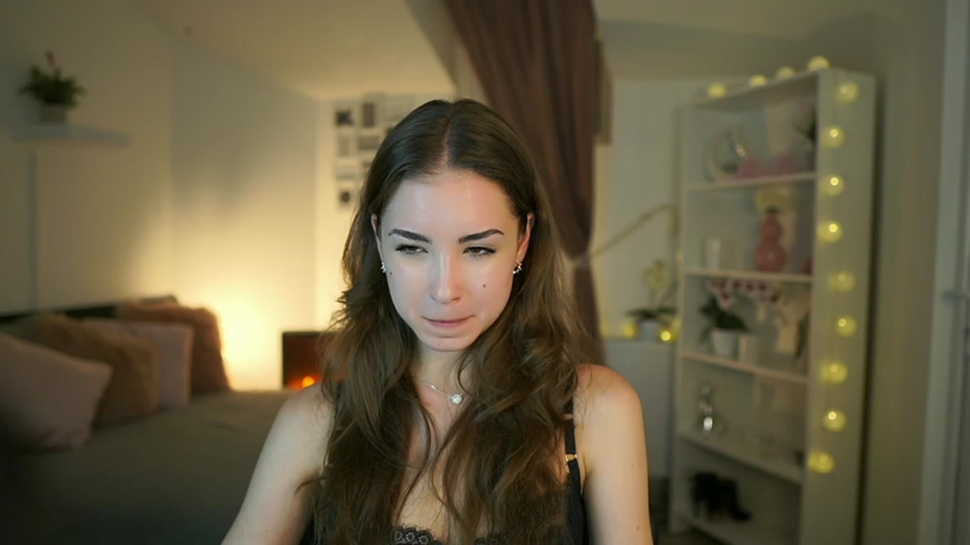 Gallery image thumbnail from Shy_jane's myfreecams stream on, 05/14/2023, 13:34 image 12 of 20