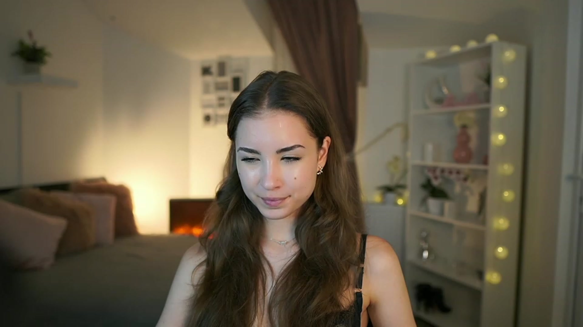 Gallery image thumbnail from Shy_jane's myfreecams stream on, 05/14/2023, 13:34 image 4 of 20