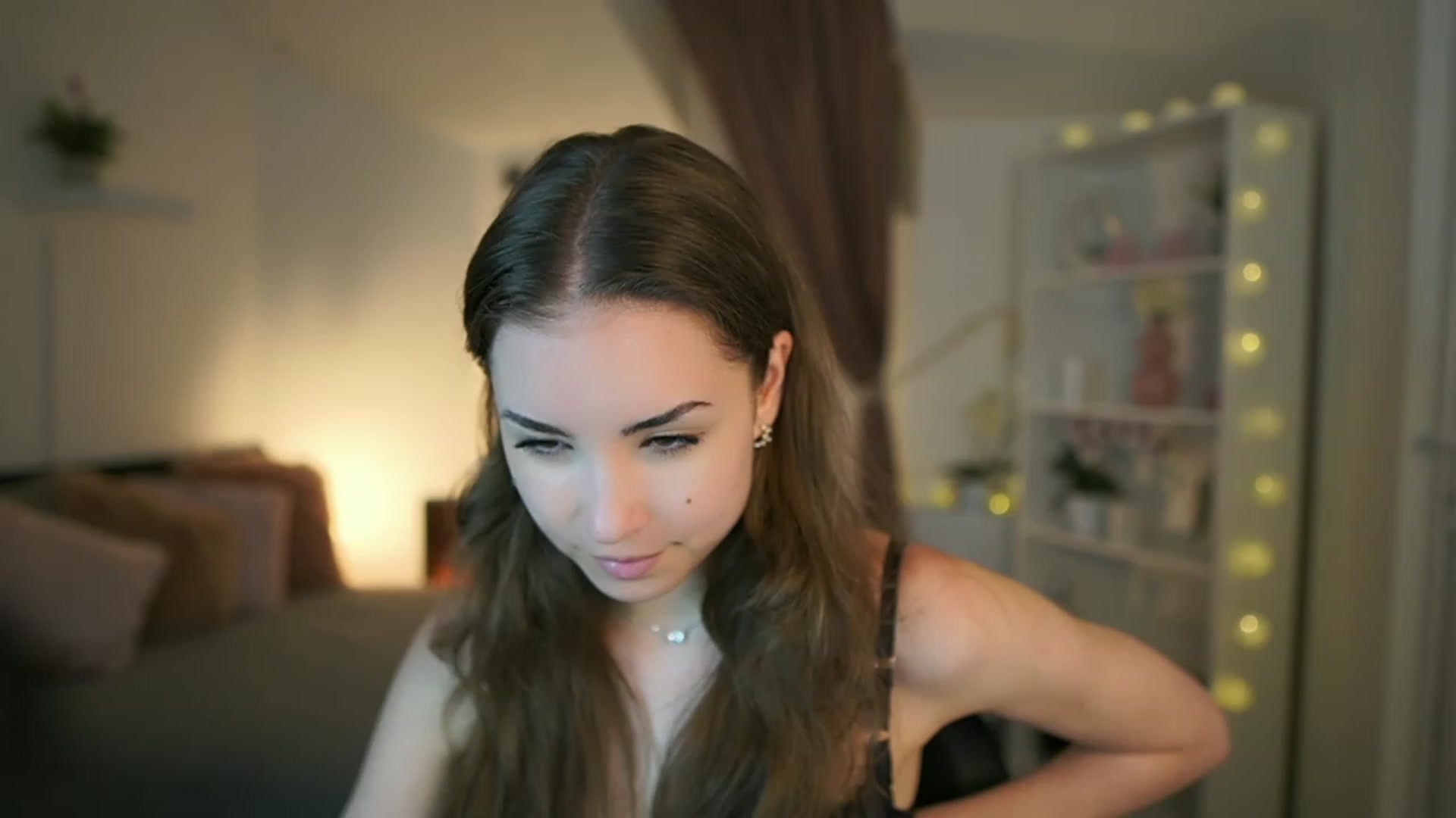 Gallery image thumbnail from Shy_jane's myfreecams stream on, 05/14/2023, 13:34 image 1 of 20