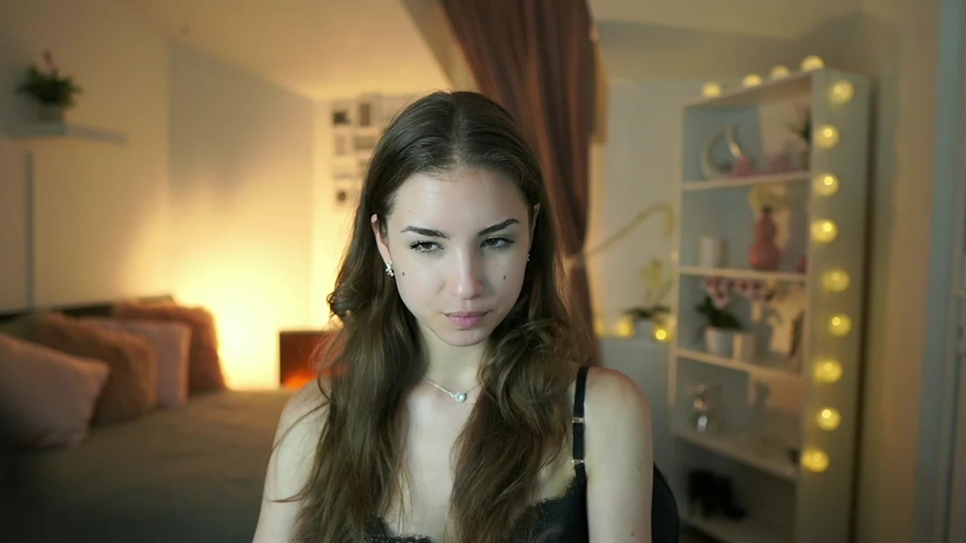 Gallery image thumbnail from Shy_jane's myfreecams stream on, 05/14/2023, 16:30 image 16 of 20