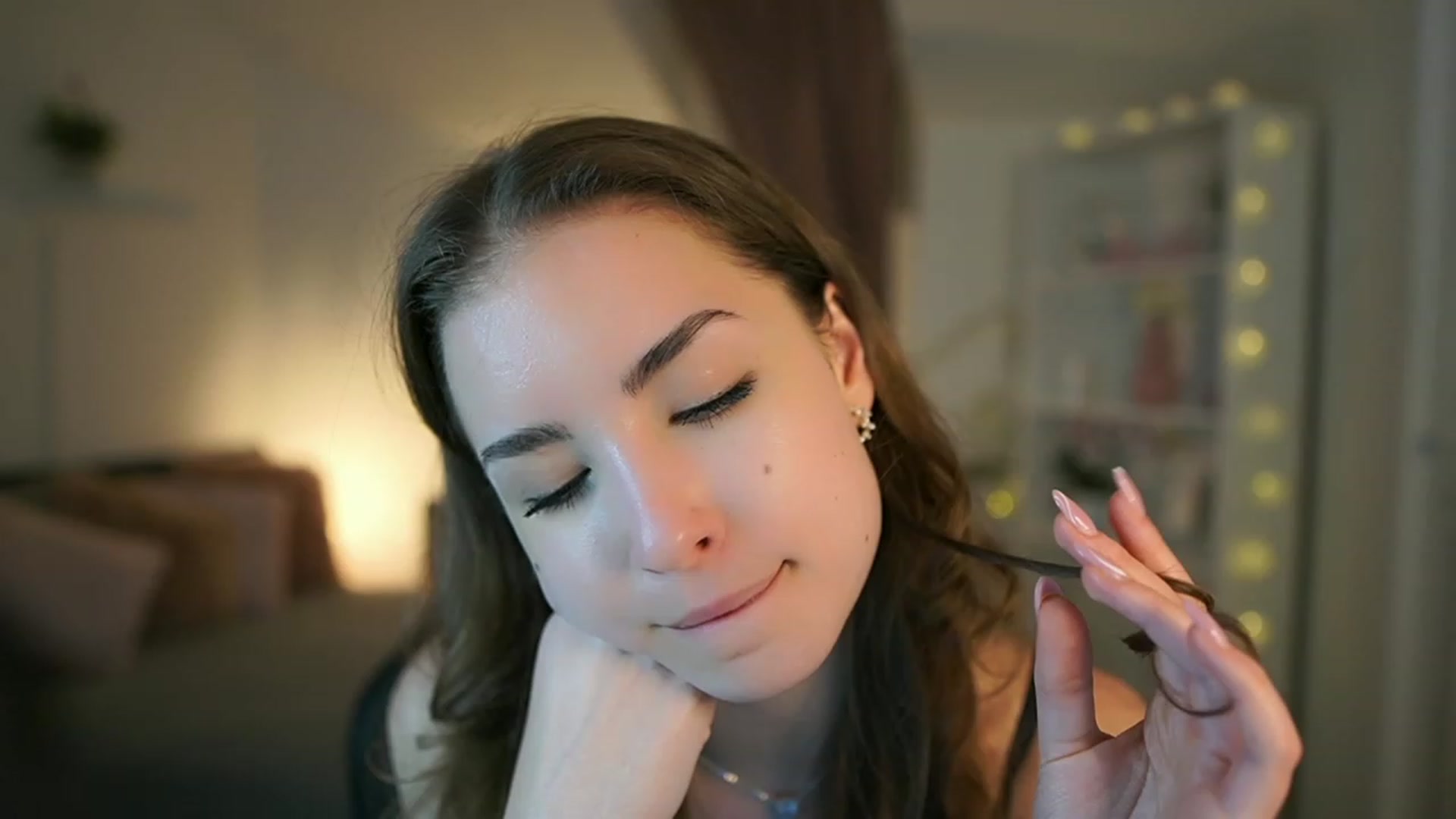 Gallery image thumbnail from Shy_jane's myfreecams stream on, 05/14/2023, 16:30 image 6 of 20
