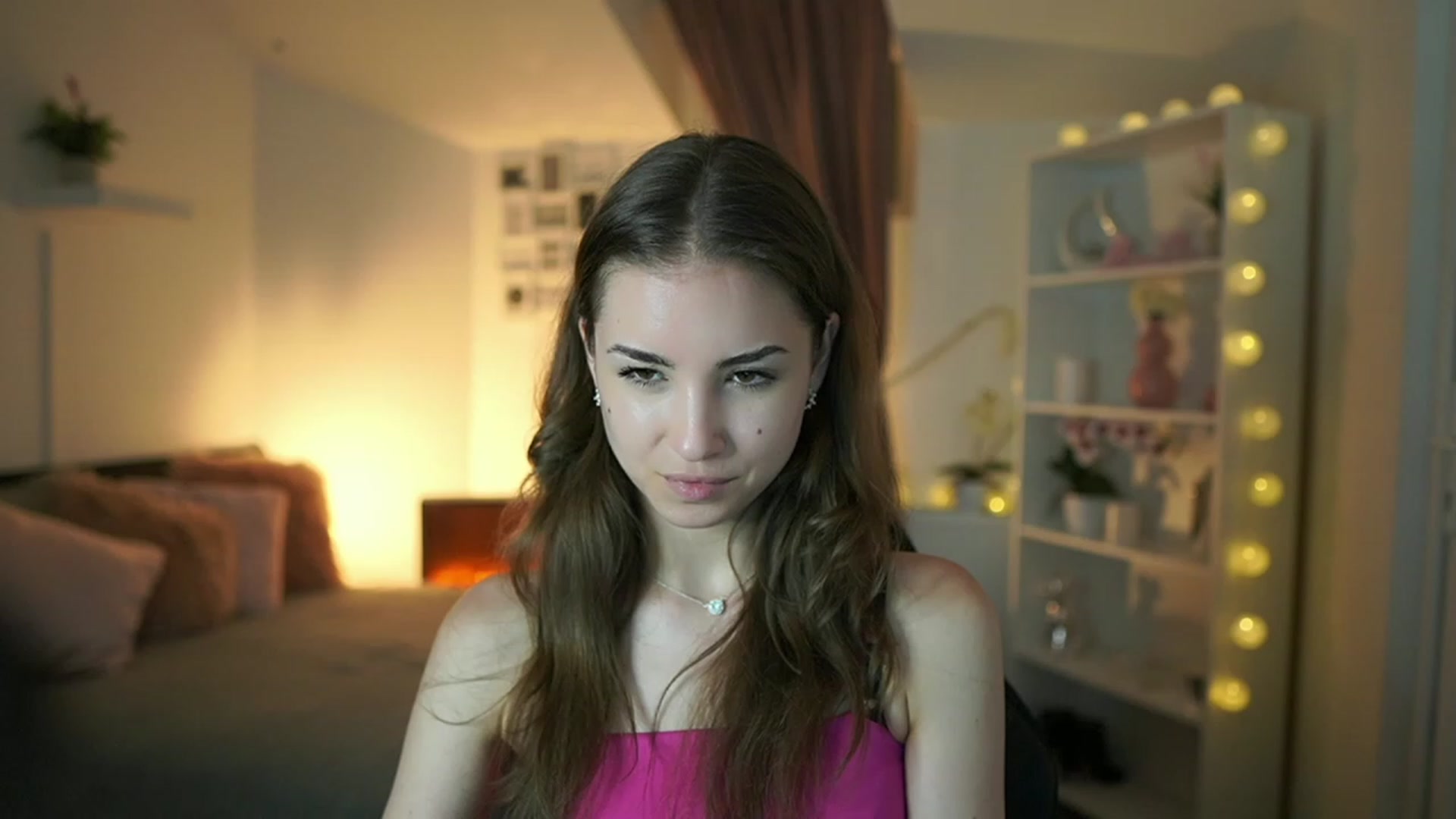 Gallery image thumbnail from Shy_jane's myfreecams stream on, 05/14/2023, 17:46 image 5 of 20