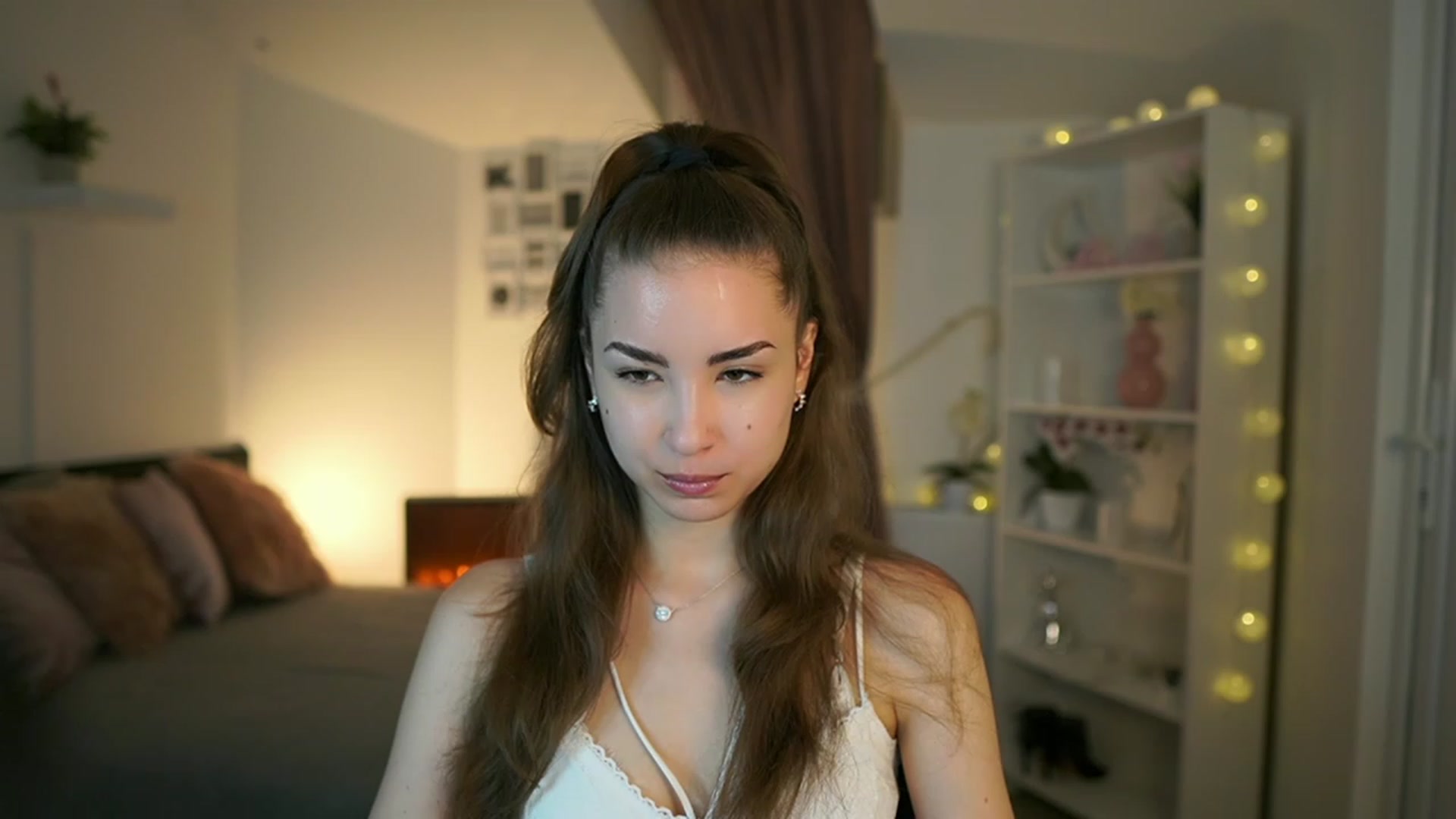 Gallery image thumbnail from Shy_jane's myfreecams stream on, 05/15/2023, 08:55 image 5 of 20