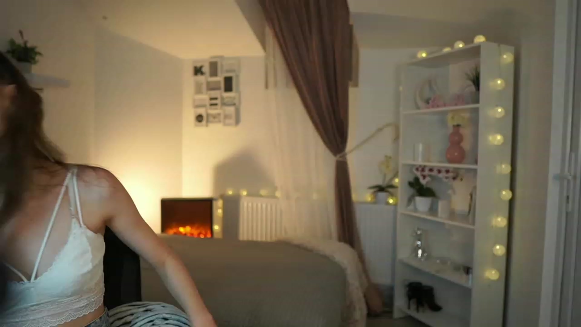 Gallery image thumbnail from Shy_jane's myfreecams stream on, 05/15/2023, 08:55 image 19 of 20