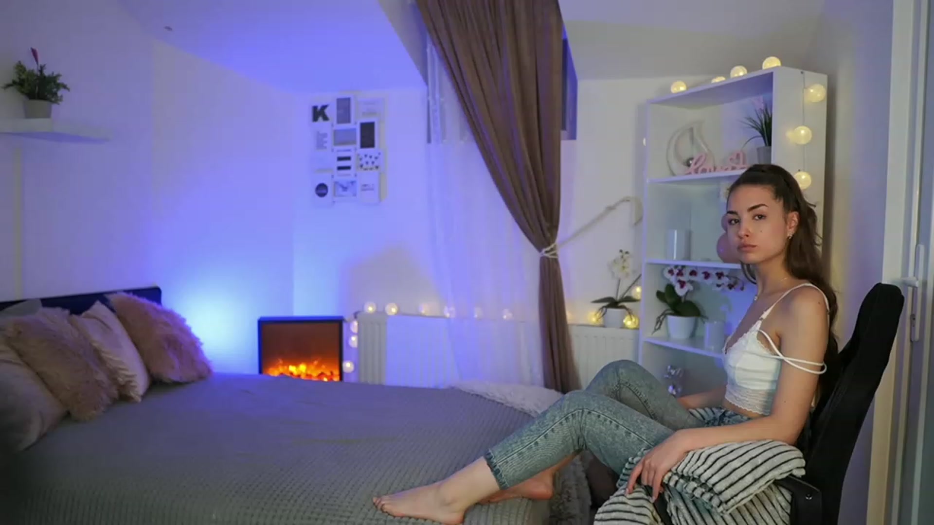 Gallery image thumbnail from Shy_jane's myfreecams stream on, 05/15/2023, 11:04 image 12 of 20