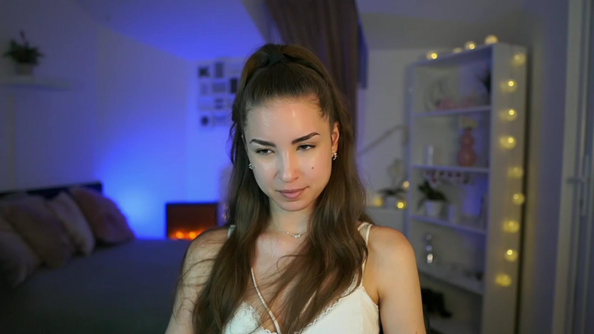 Gallery image thumbnail from Shy_jane's myfreecams stream on, 05/15/2023, 11:04 image 5 of 20