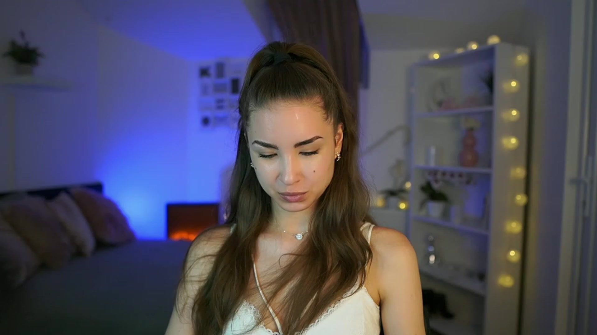 Gallery image thumbnail from Shy_jane's myfreecams stream on, 05/15/2023, 11:04 image 1 of 20