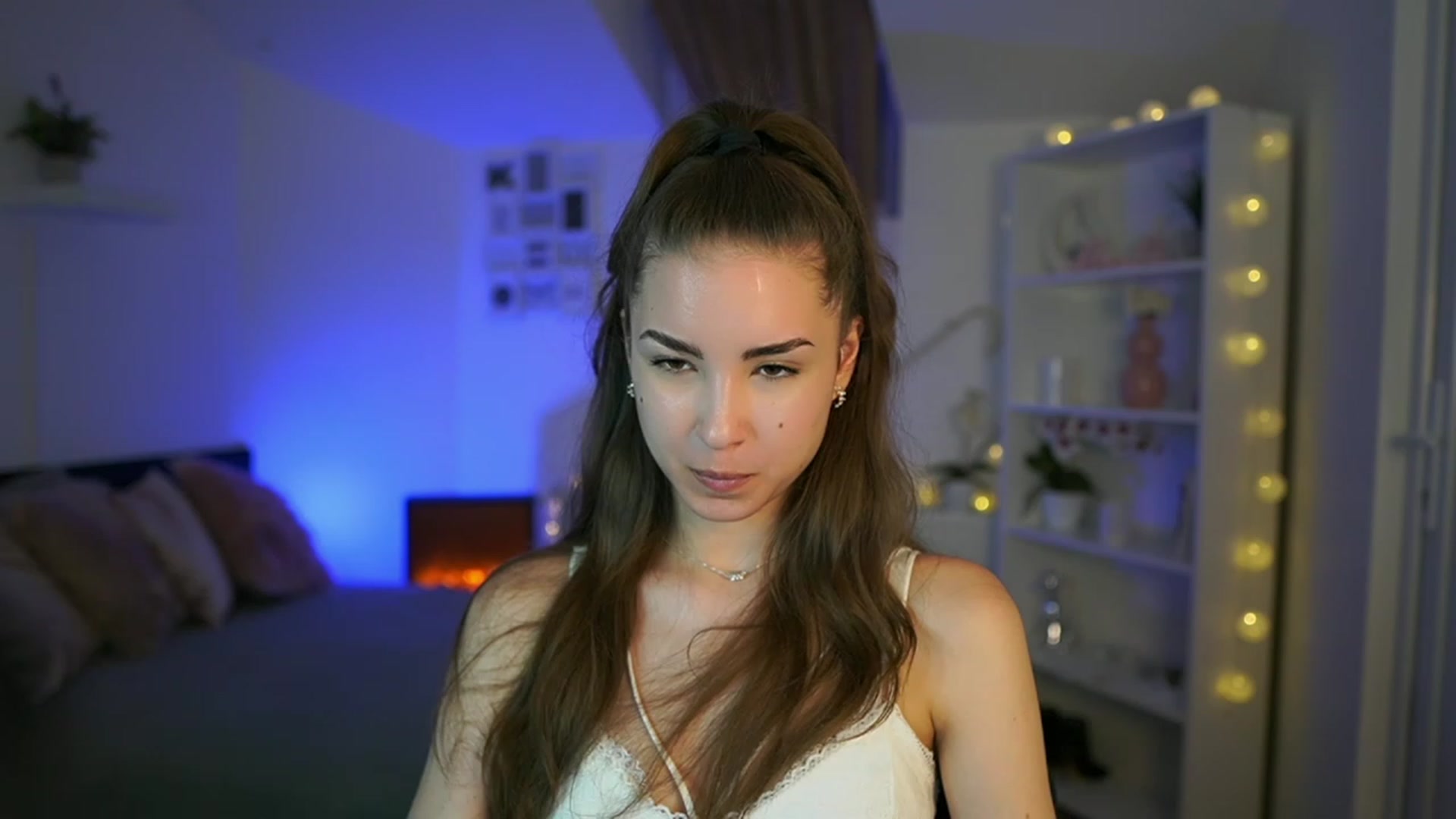 Gallery image thumbnail from Shy_jane's myfreecams stream on, 05/15/2023, 11:04 image 4 of 20