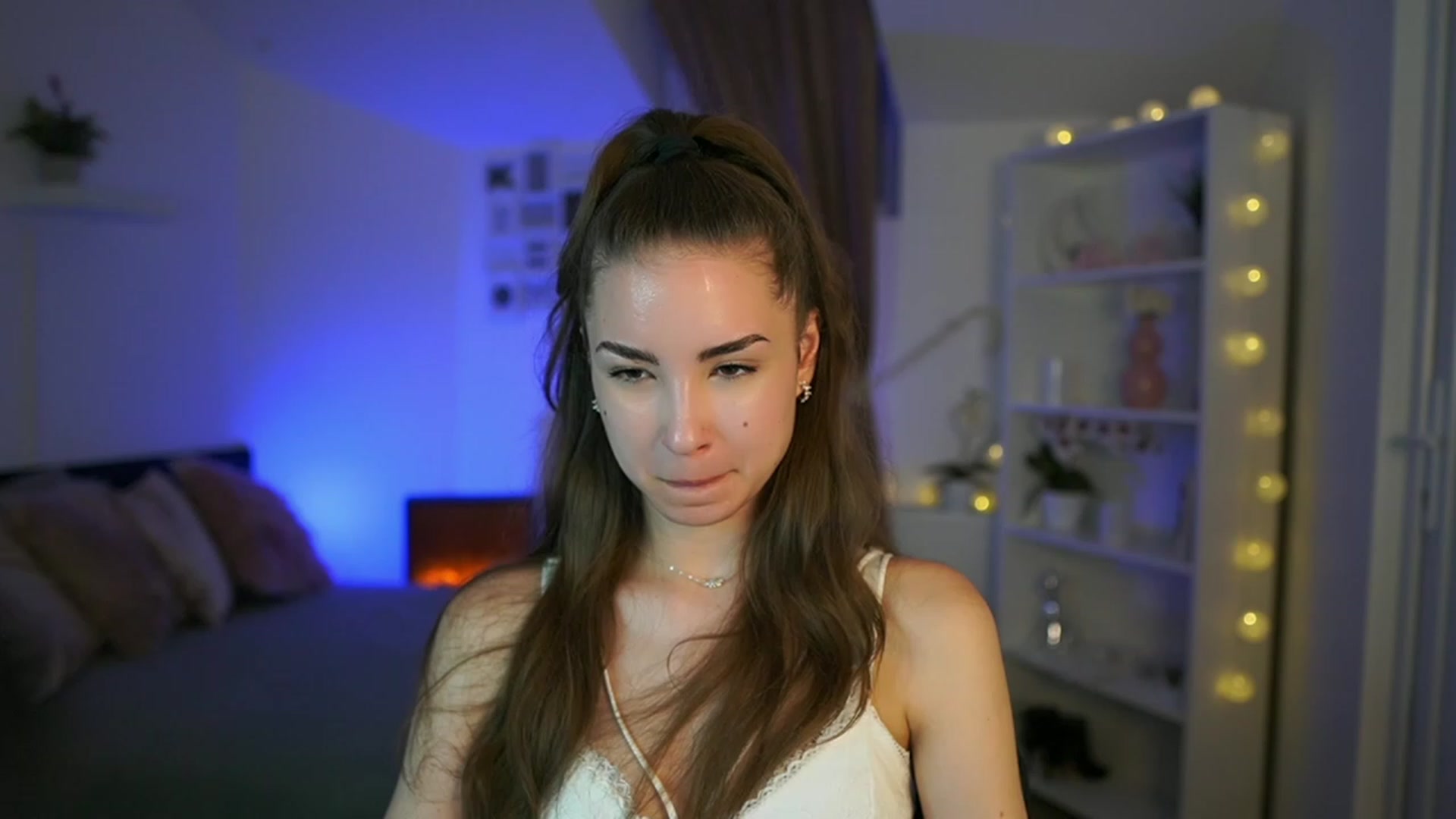 Gallery image thumbnail from Shy_jane's myfreecams stream on, 05/15/2023, 11:04 image 9 of 20