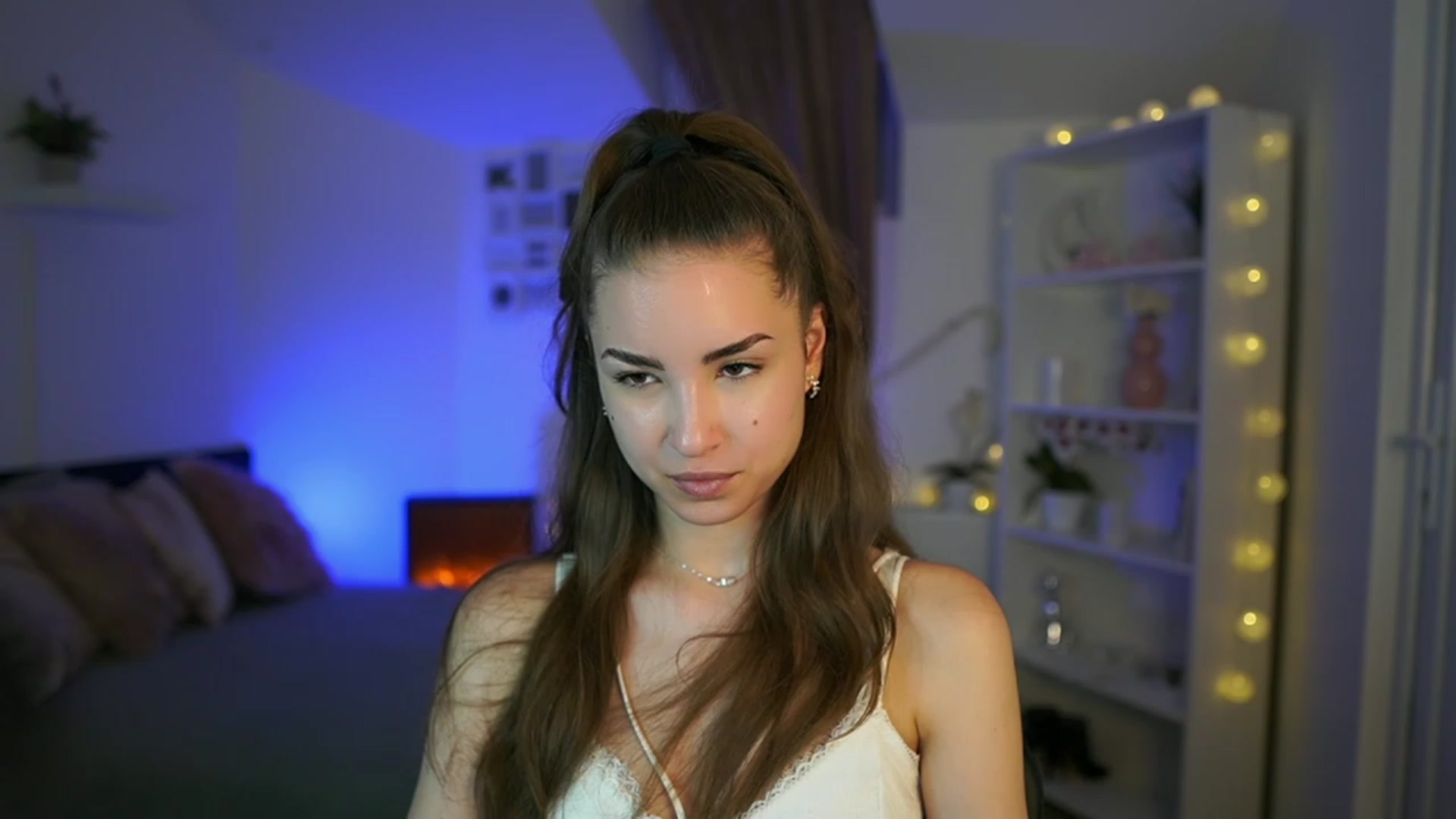 Gallery image thumbnail from Shy_jane's myfreecams stream on, 05/15/2023, 11:04 image 8 of 20