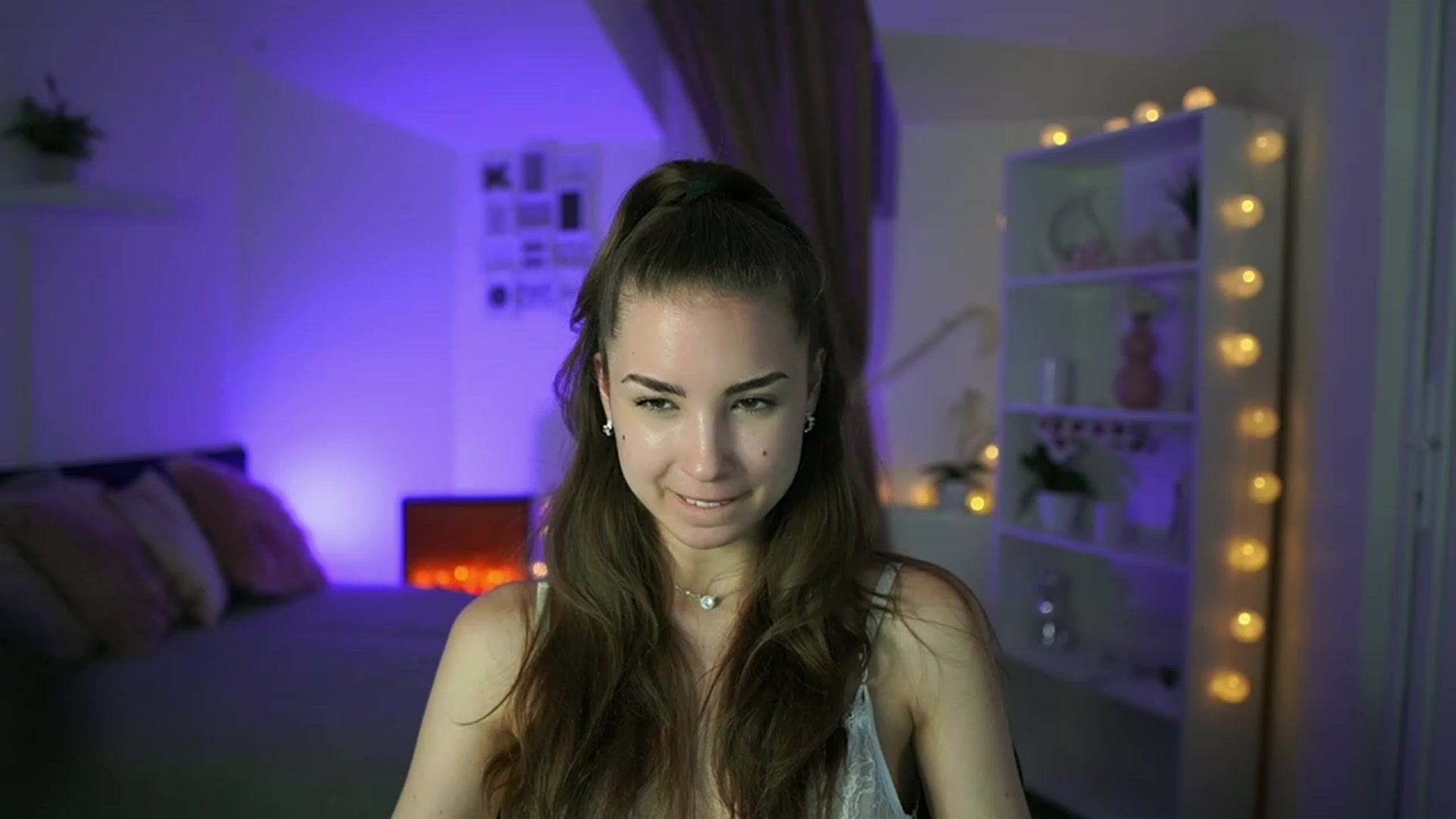Gallery image thumbnail from Shy_jane's myfreecams stream on, 05/15/2023, 15:57 image 9 of 20