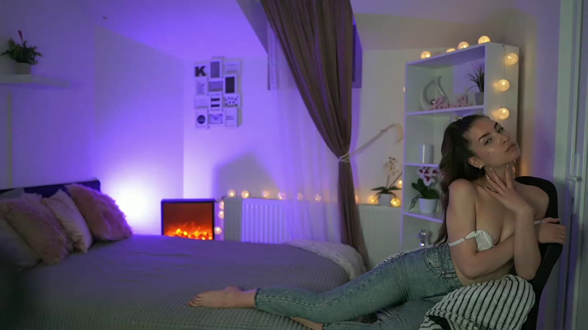 Gallery image thumbnail from Shy_jane's myfreecams stream on, 05/15/2023, 15:57 image 4 of 20