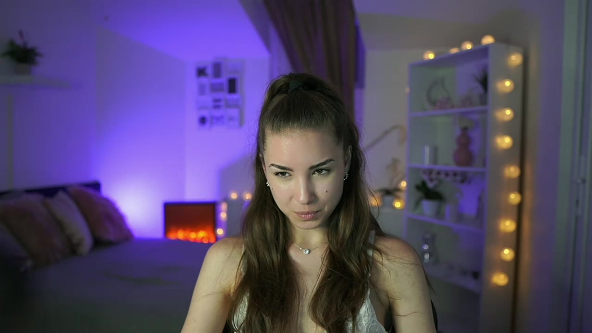 Gallery image thumbnail from Shy_jane's myfreecams stream on, 05/15/2023, 17:35 image 12 of 20