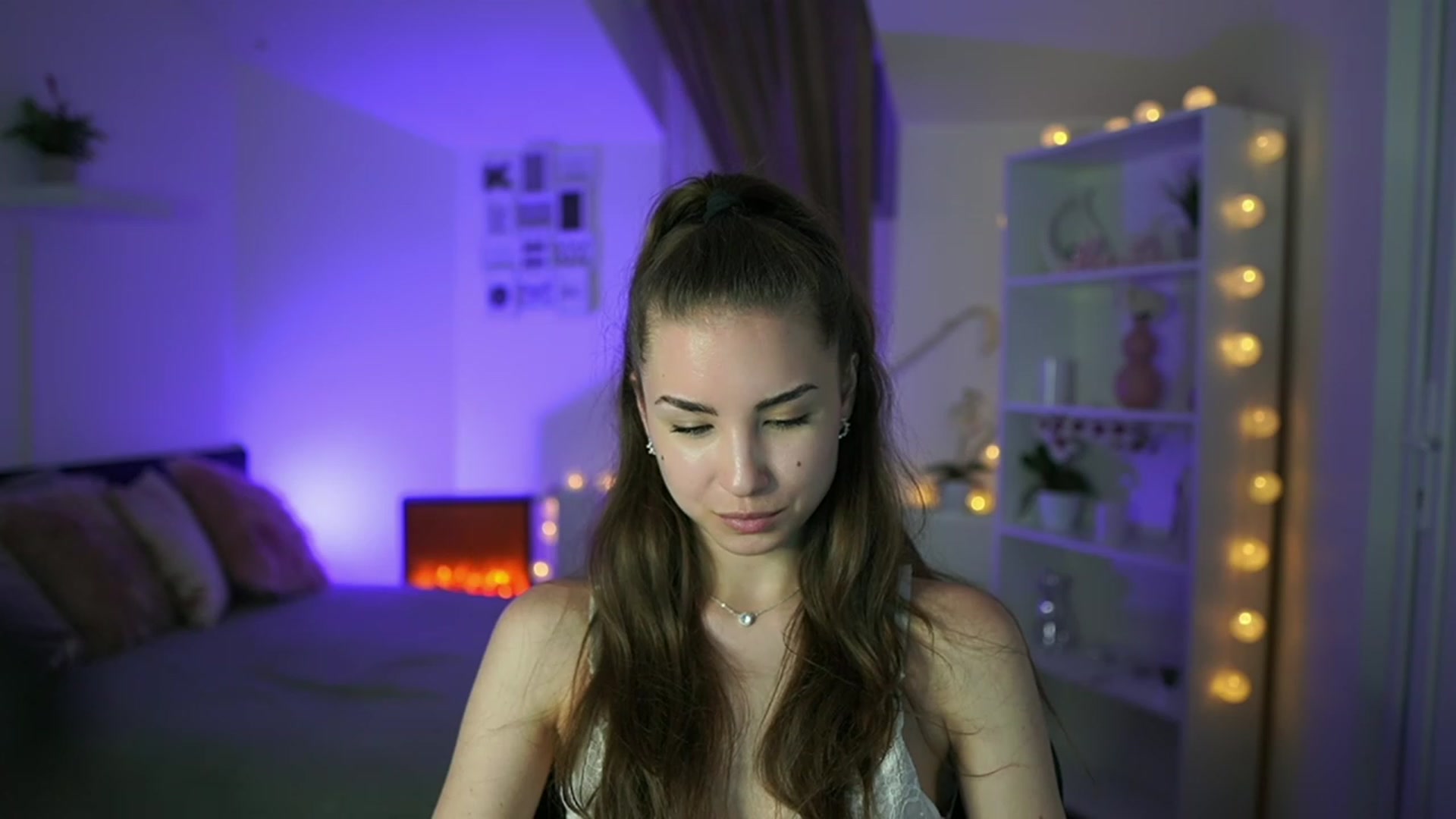 Gallery image thumbnail from Shy_jane's myfreecams stream on, 05/15/2023, 17:35 image 11 of 20