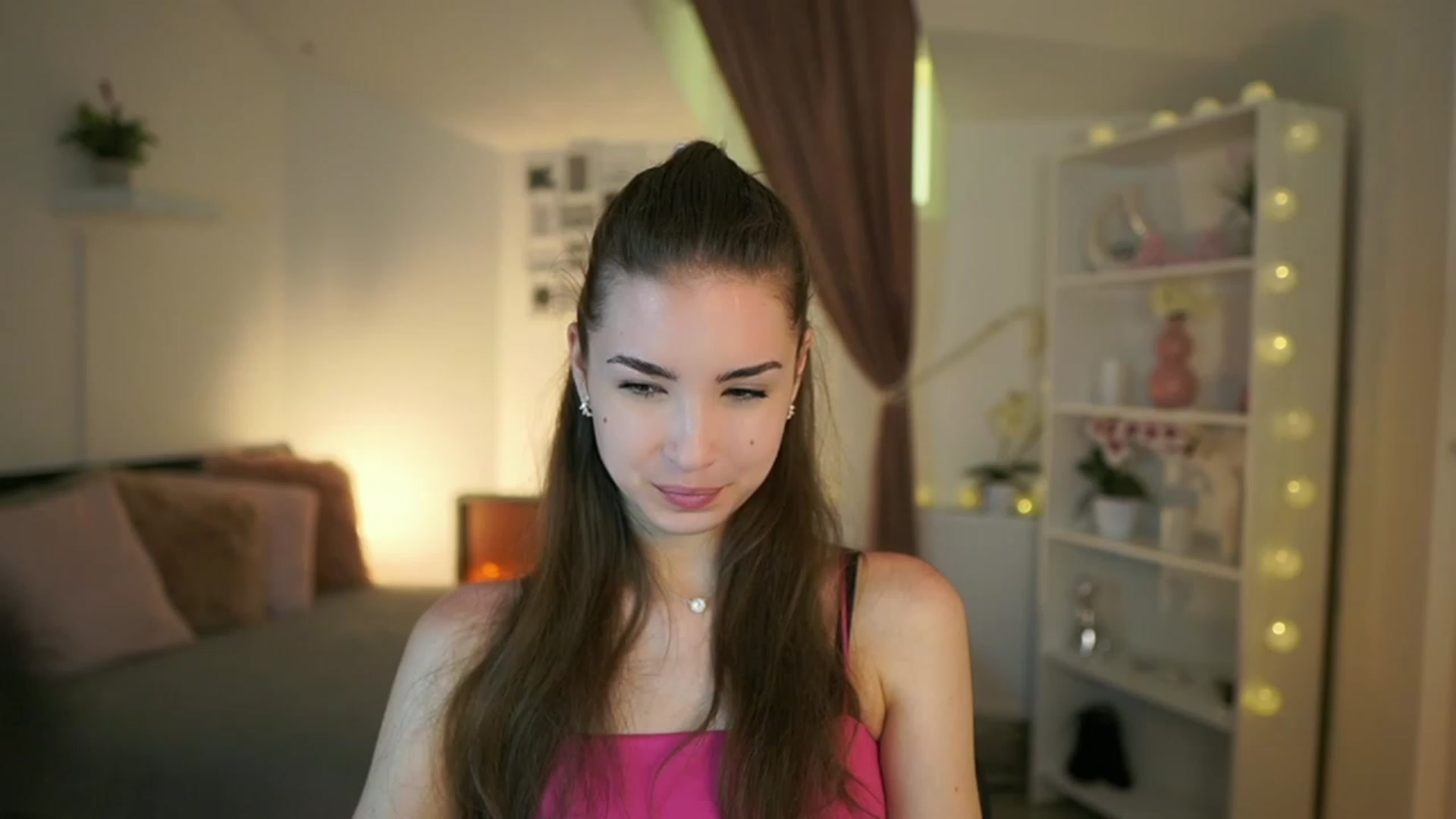 Gallery image thumbnail from Shy_jane's myfreecams stream on, 05/18/2023, 13:57 image 16 of 20