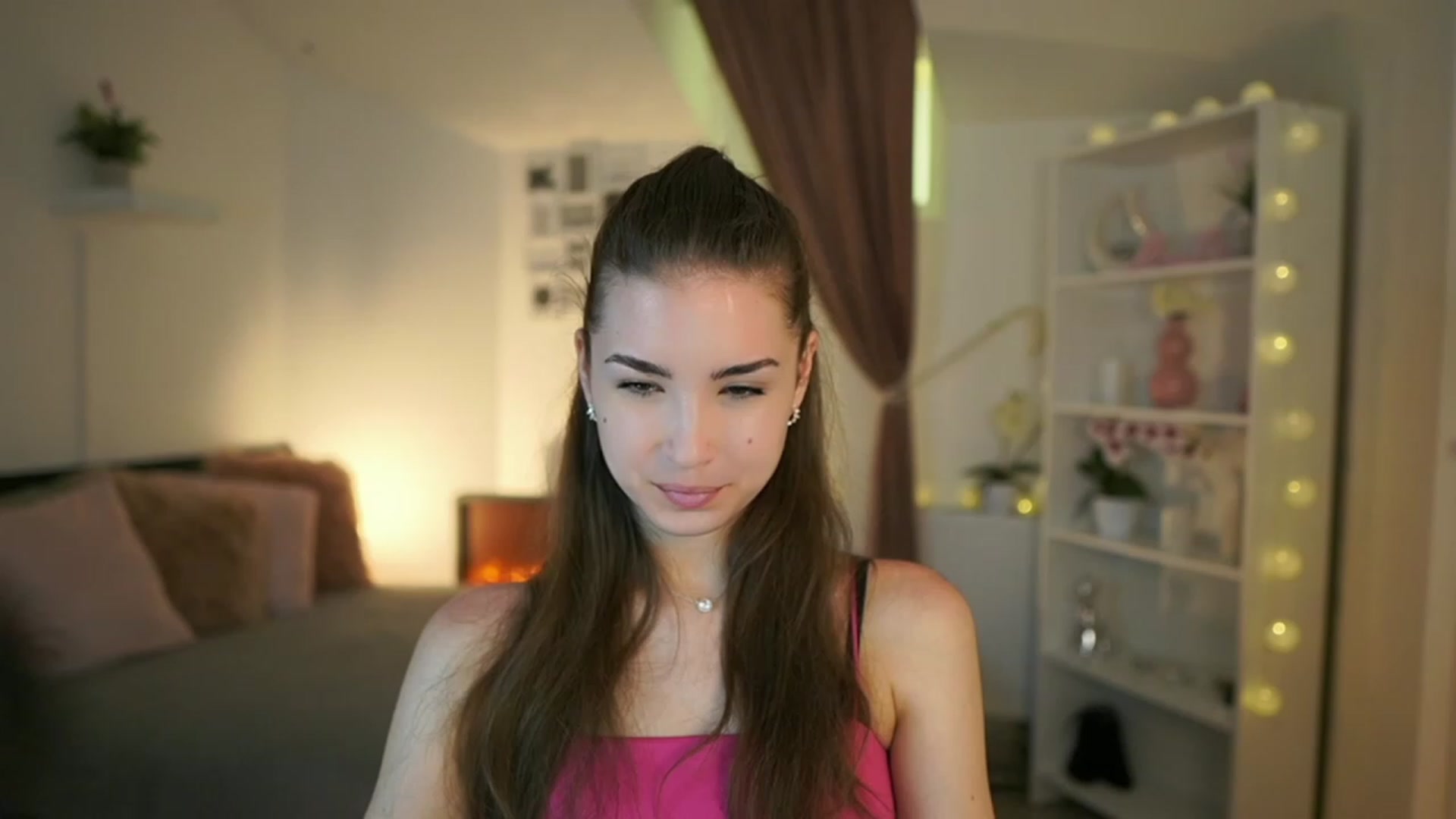 Gallery image thumbnail from Shy_jane's myfreecams stream on, 05/18/2023, 13:57 image 18 of 20