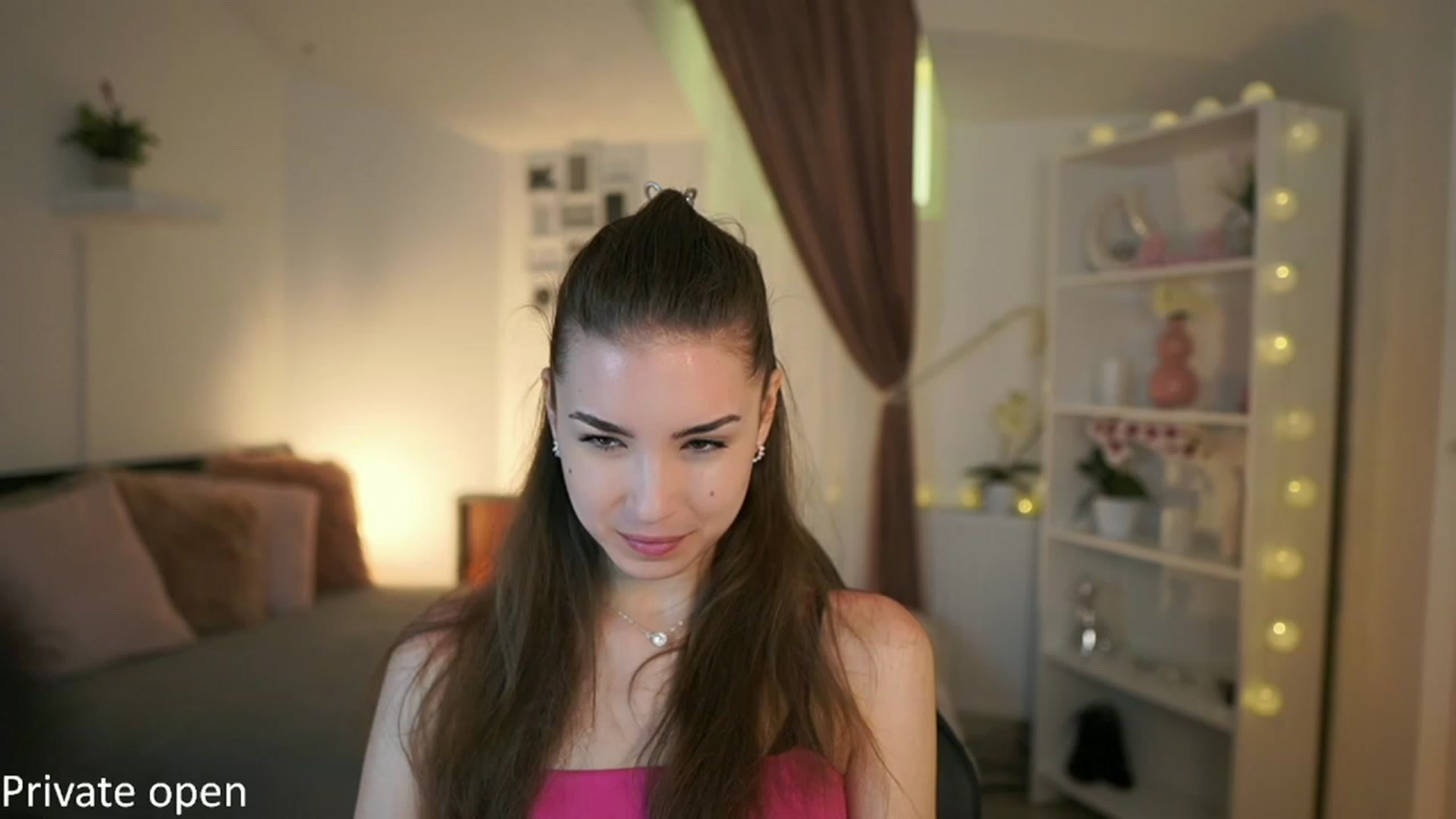 Gallery image thumbnail from Shy_jane's myfreecams stream on, 05/18/2023, 13:57 image 4 of 20