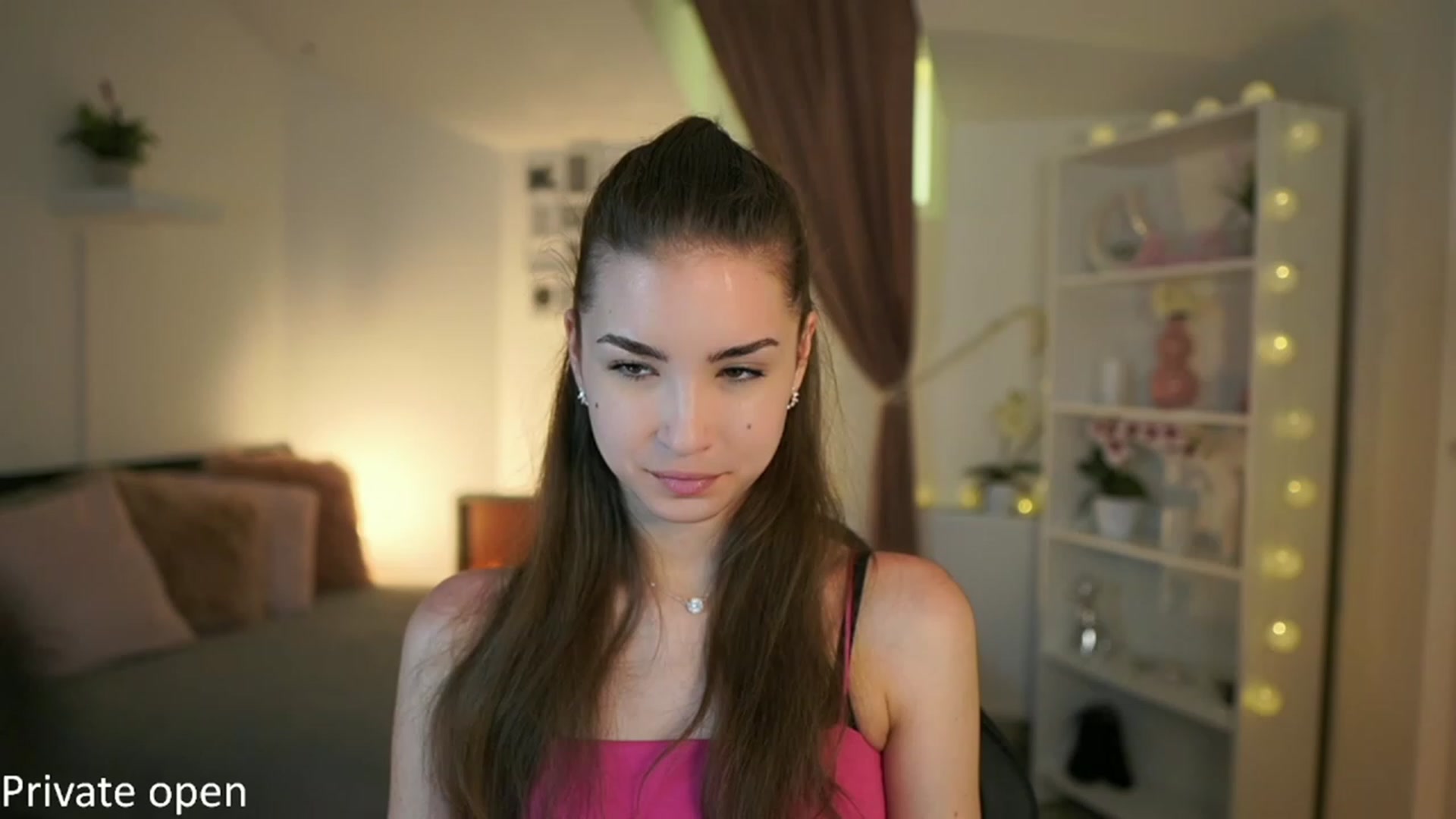 Gallery image thumbnail from Shy_jane's myfreecams stream on, 05/18/2023, 13:57 image 13 of 20