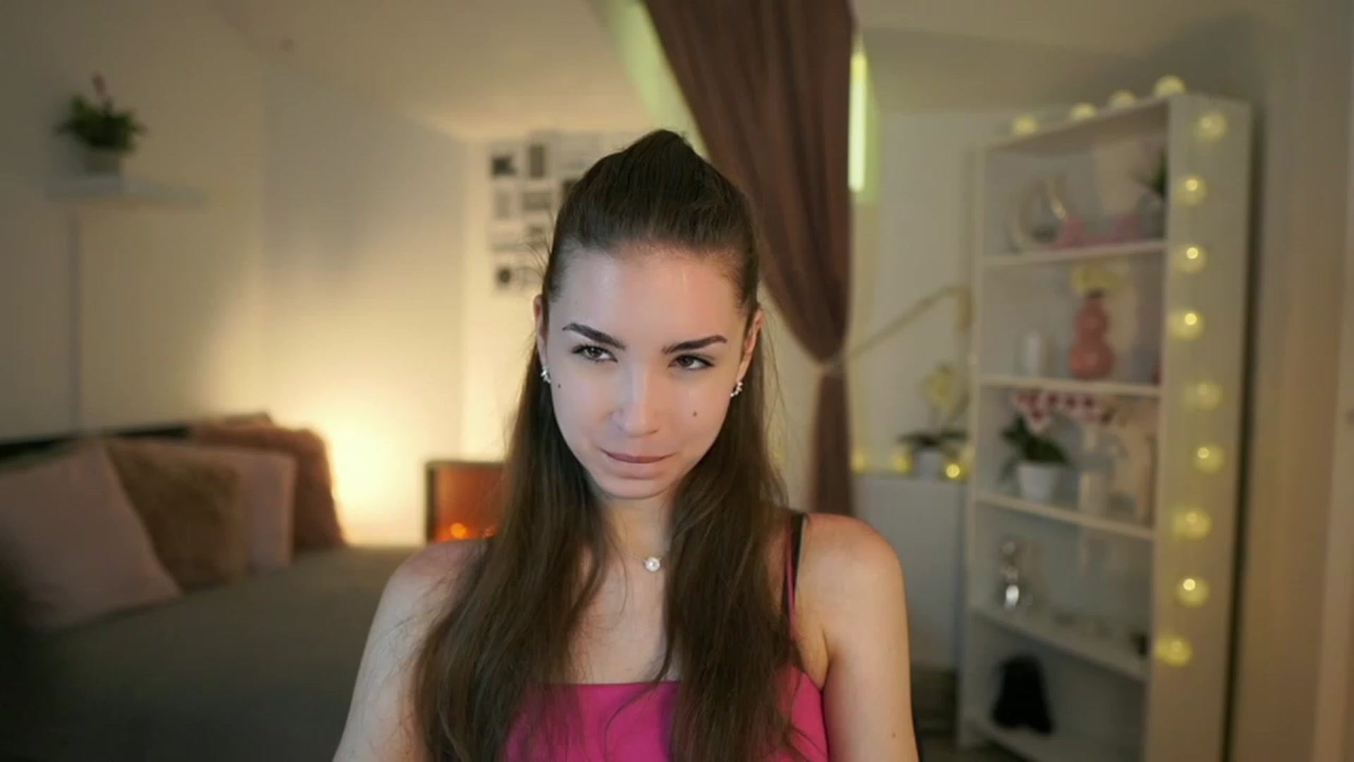 Gallery image thumbnail from Shy_jane's myfreecams stream on, 05/18/2023, 13:57 image 15 of 20