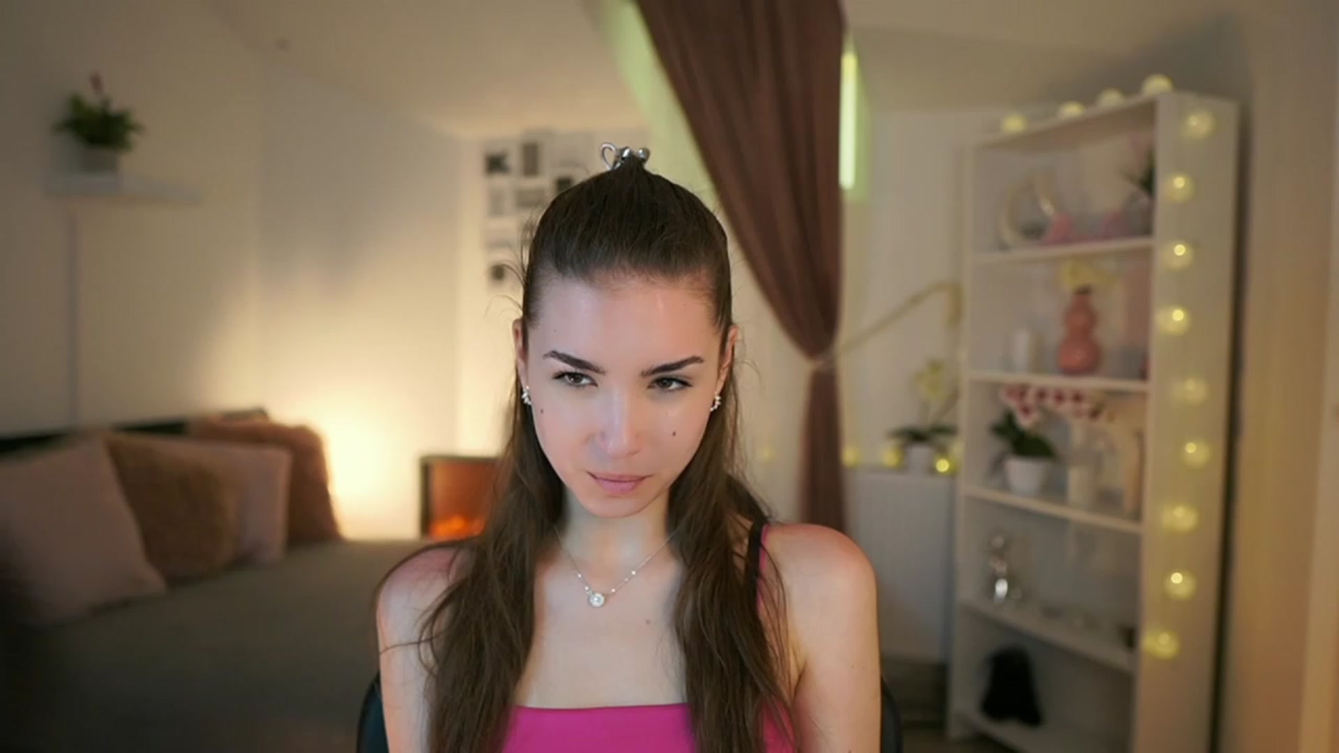 Gallery image thumbnail from Shy_jane's myfreecams stream on, 05/18/2023, 15:41 image 1 of 20