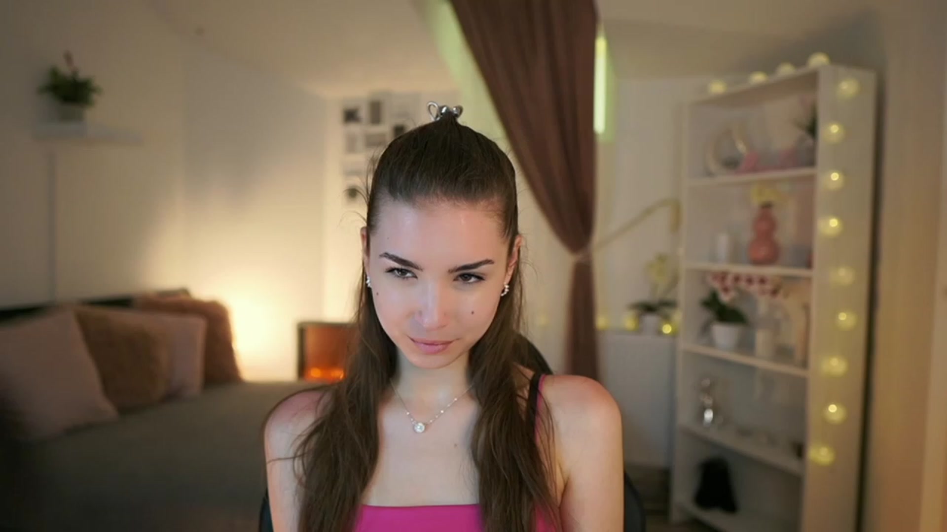 Gallery image thumbnail from Shy_jane's myfreecams stream on, 05/18/2023, 15:41 image 5 of 20